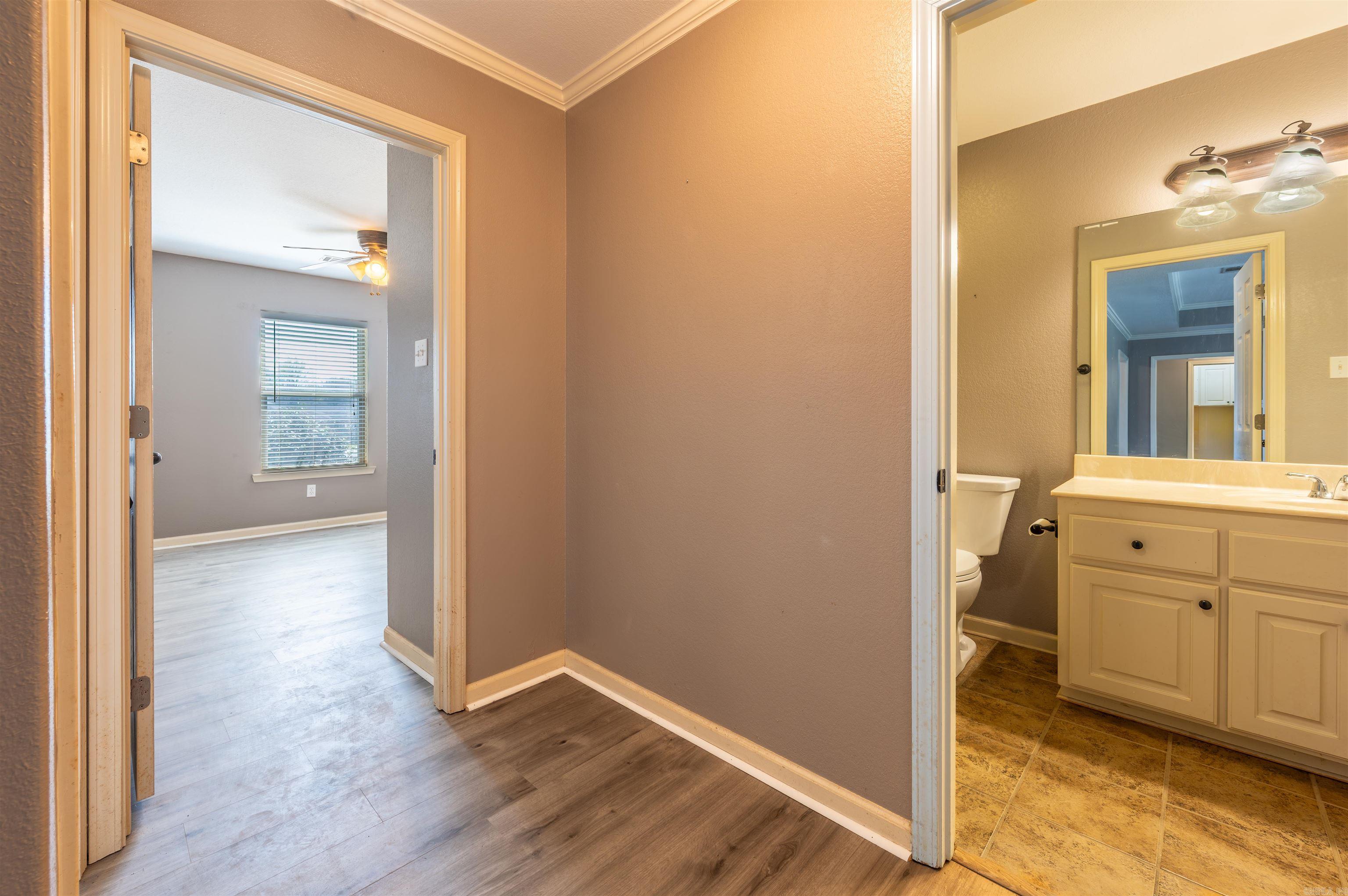 41 Lariat  Austin, AR