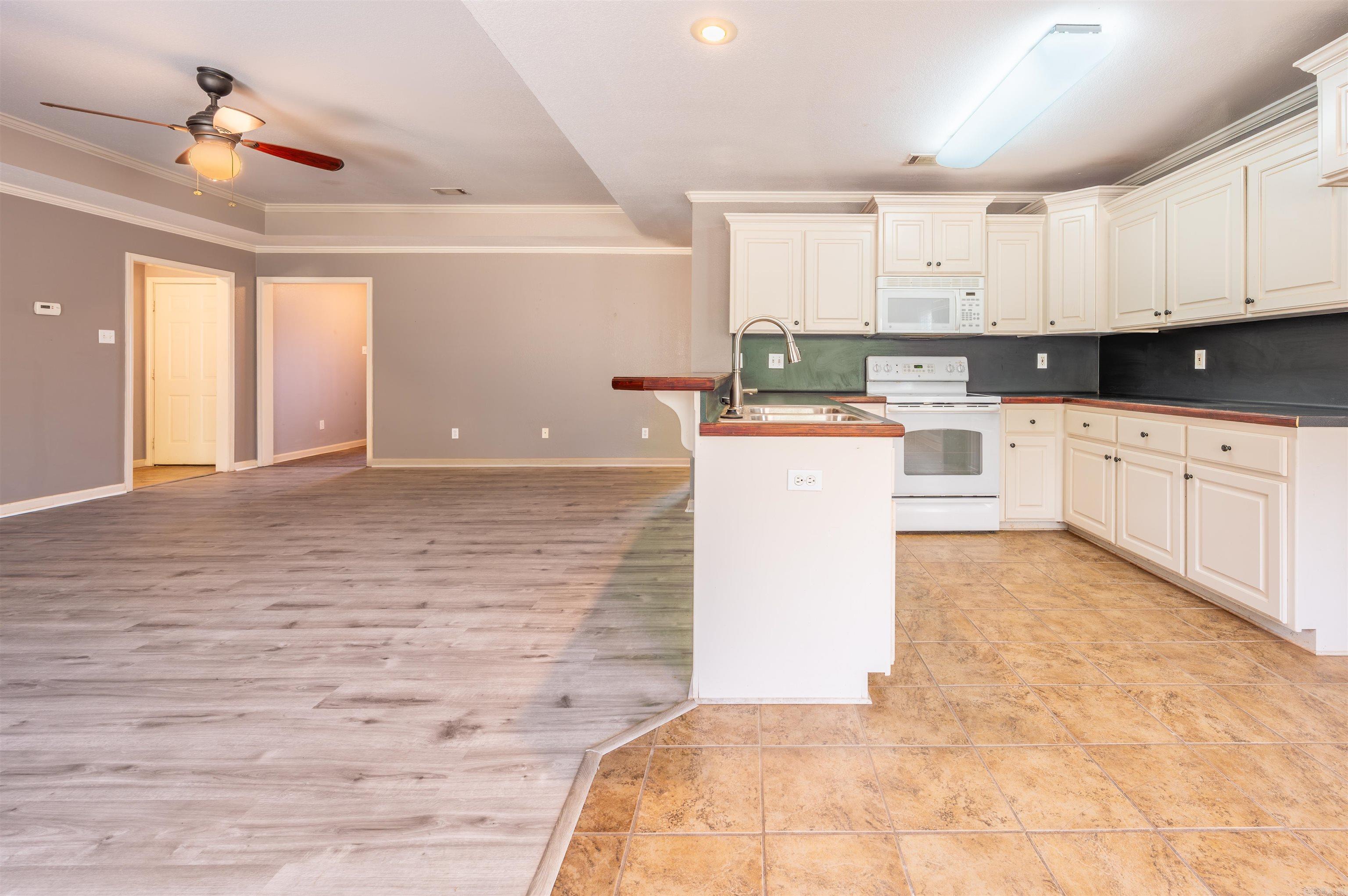 41 Lariat  Austin, AR