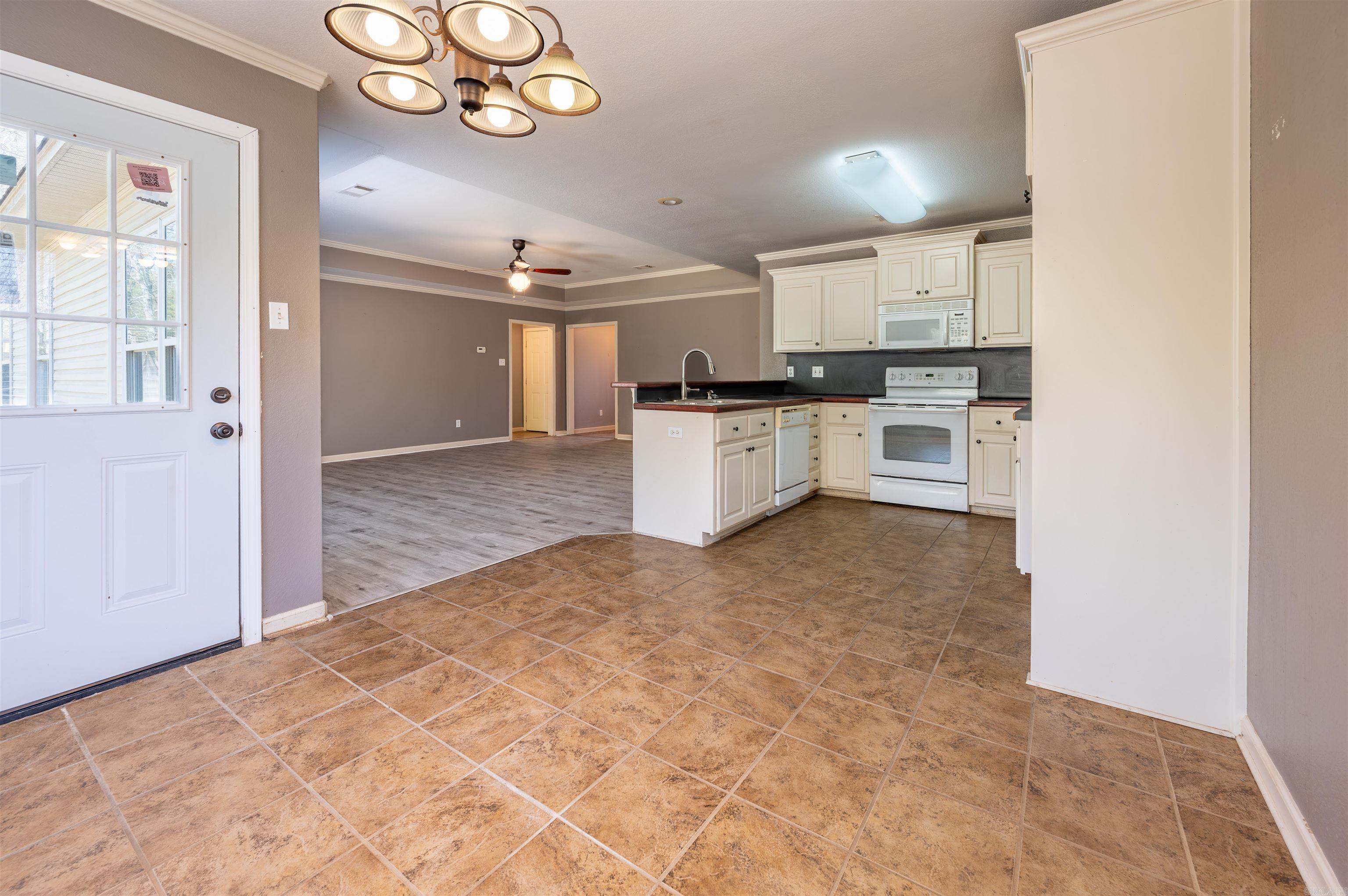 41 Lariat  Austin, AR