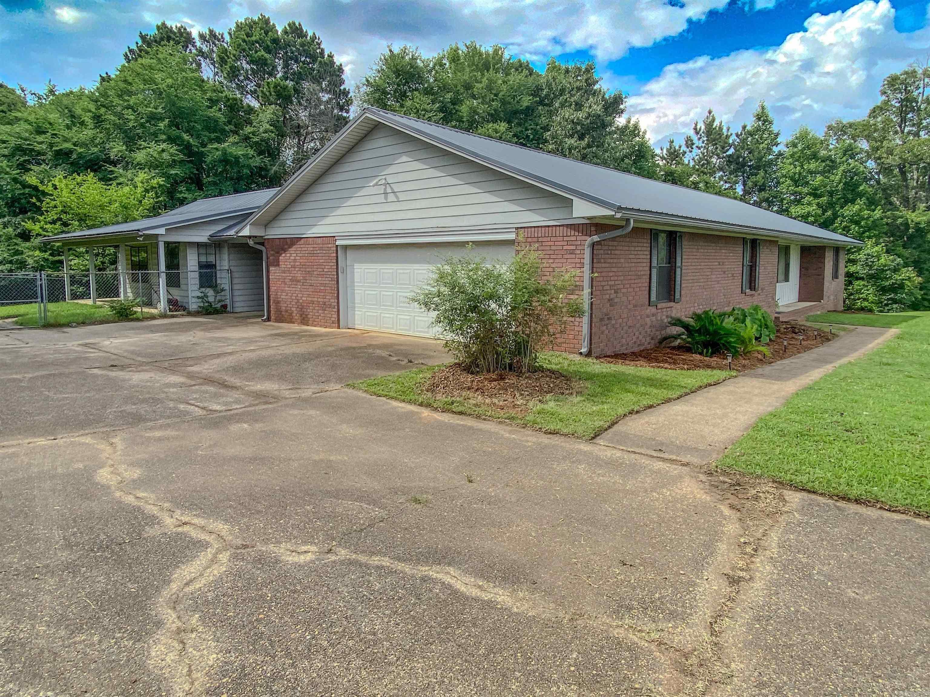 103 Twin Oaks Drive Arkadelphia, AR 71923