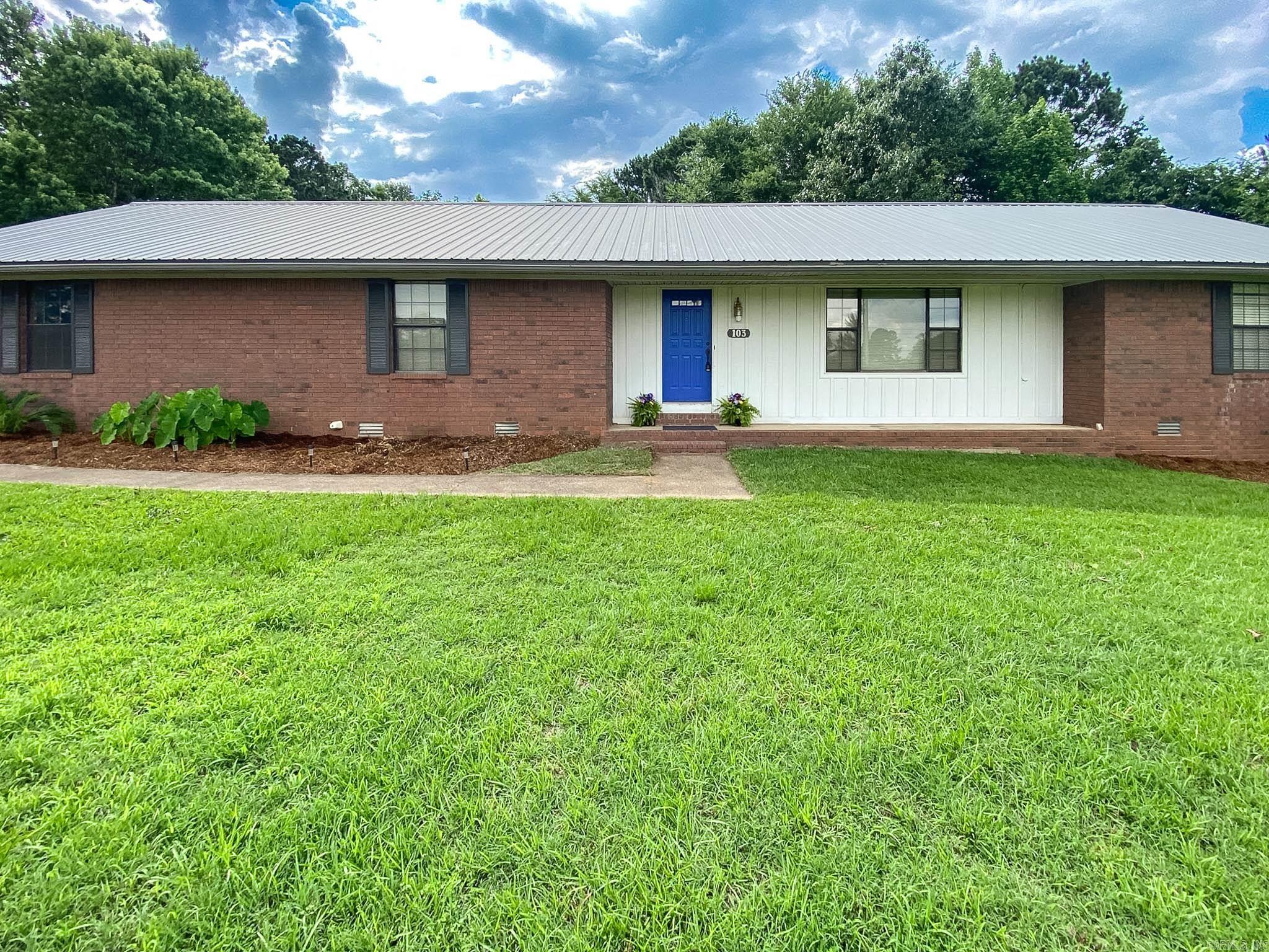 103 Twin Oaks Drive