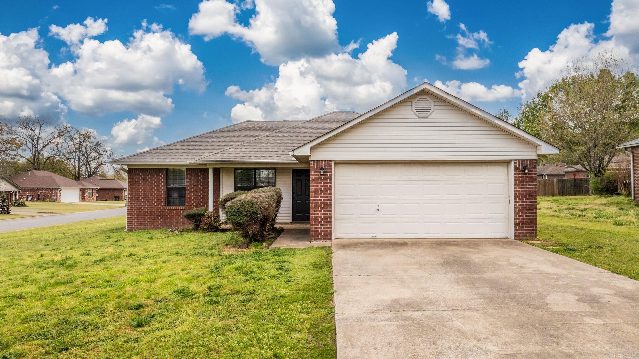 1720 Ozark Conway, AR 72034