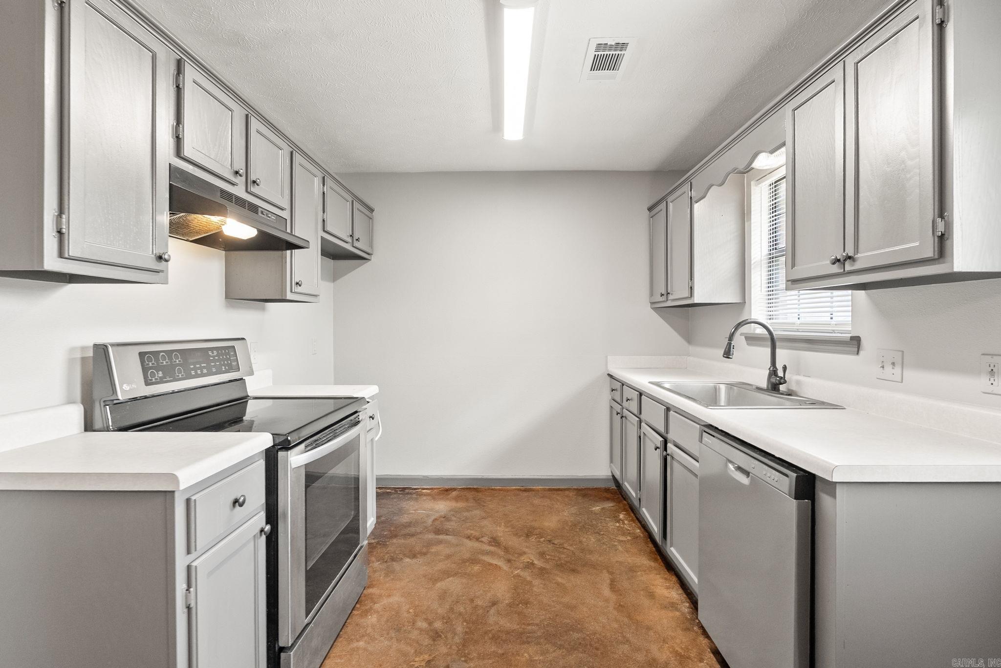 1720 Ozark Conway, AR 72034