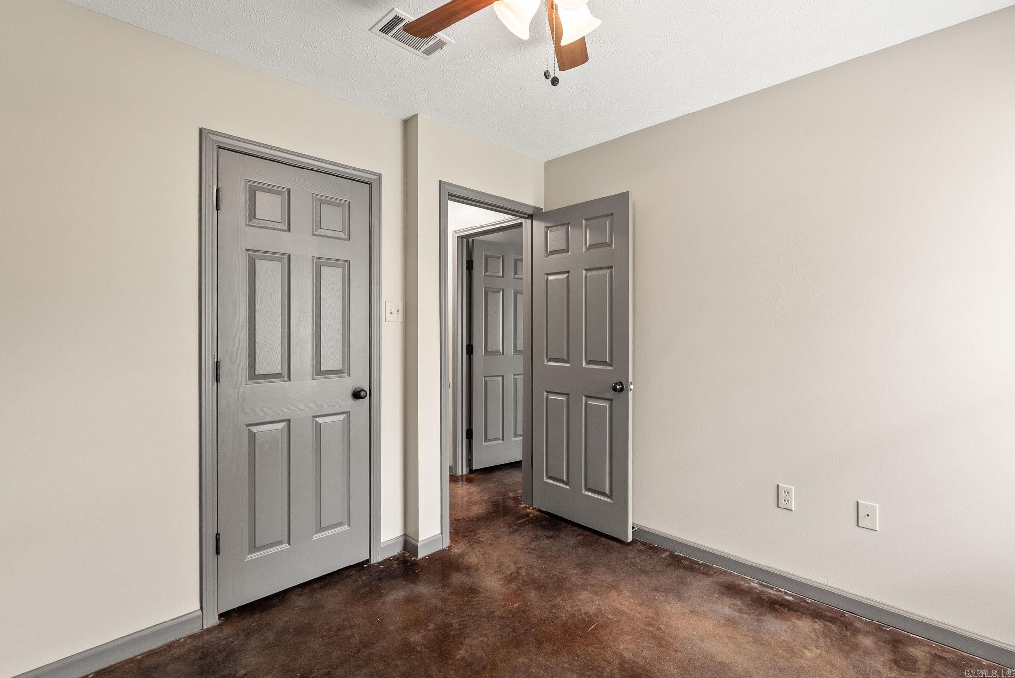 1720 Ozark Conway, AR 72034