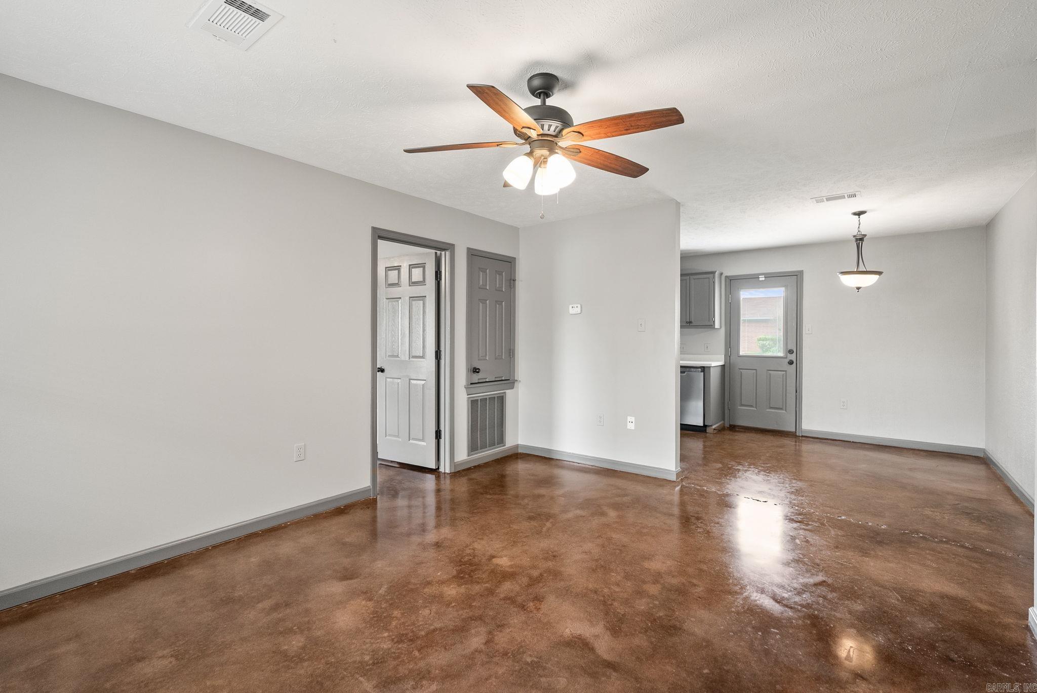 1720 Ozark Conway, AR 72034