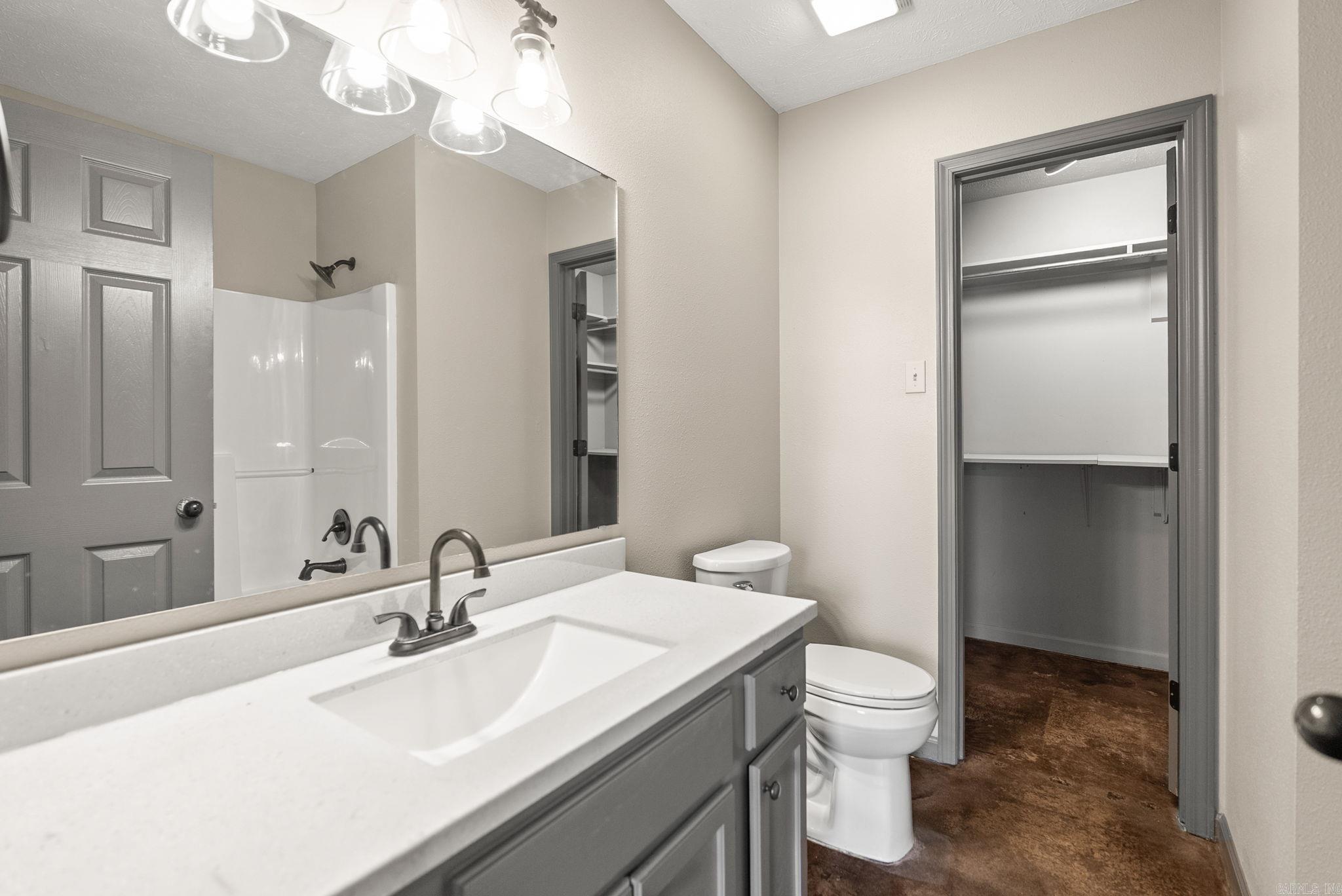 1720 Ozark Conway, AR 72034