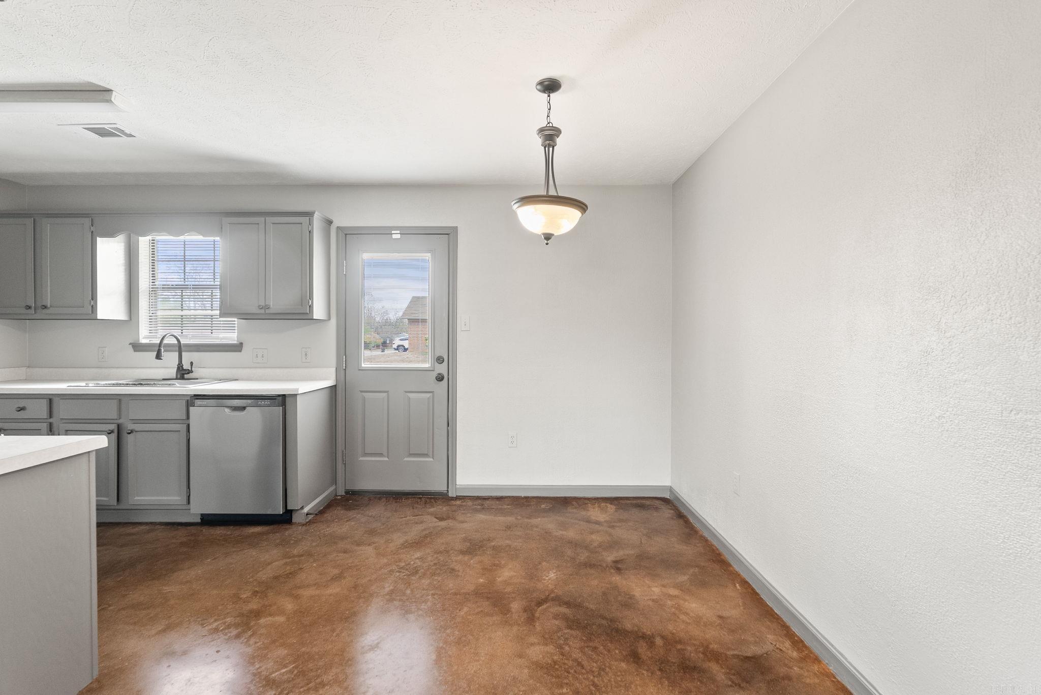 1720 Ozark Conway, AR 72034