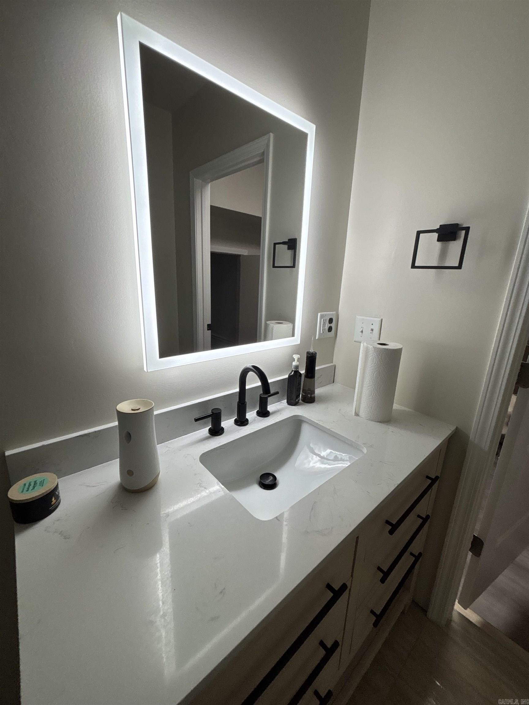 117 E Front  Lonoke, AR