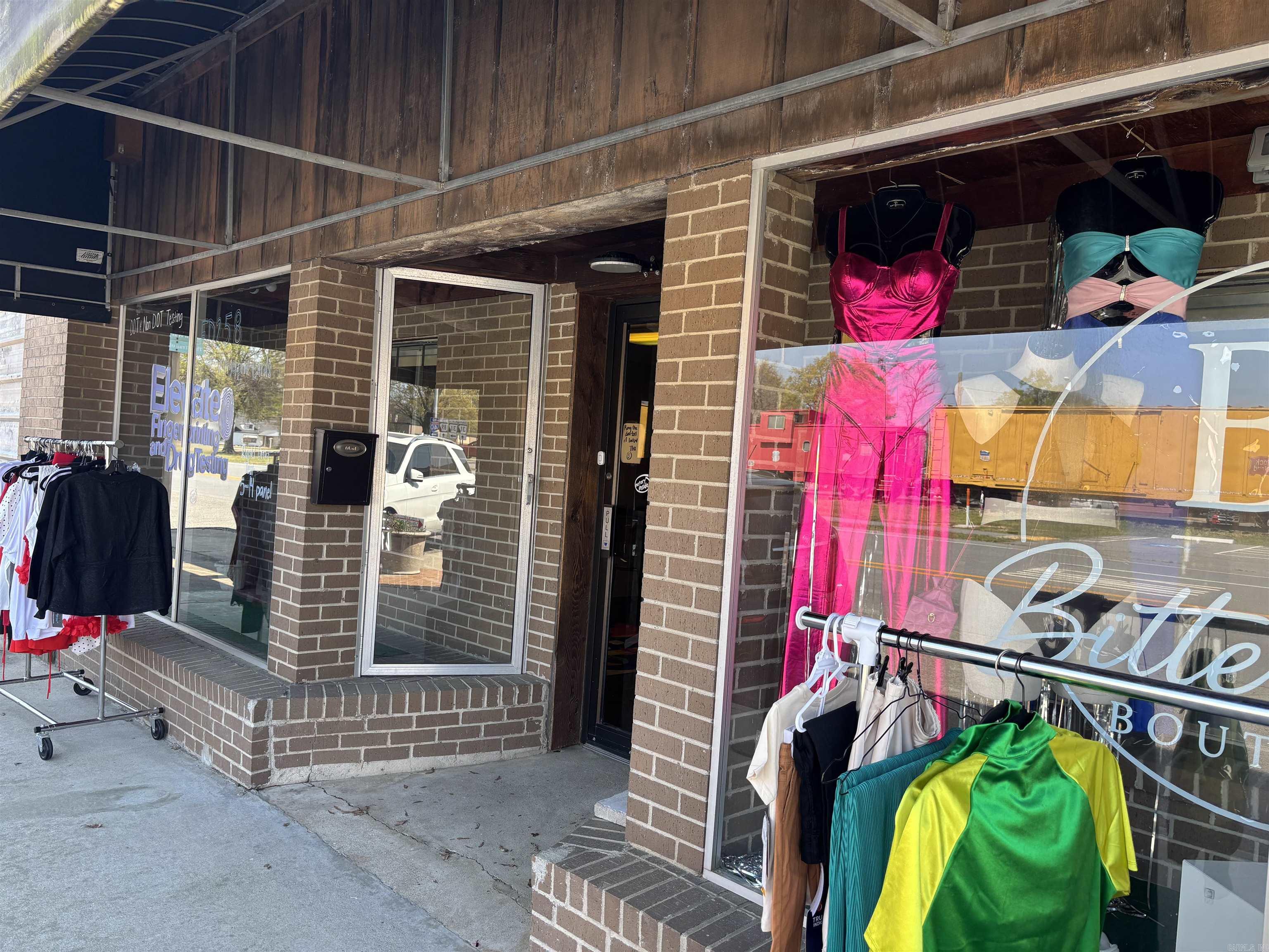 117 E Front  Lonoke, AR