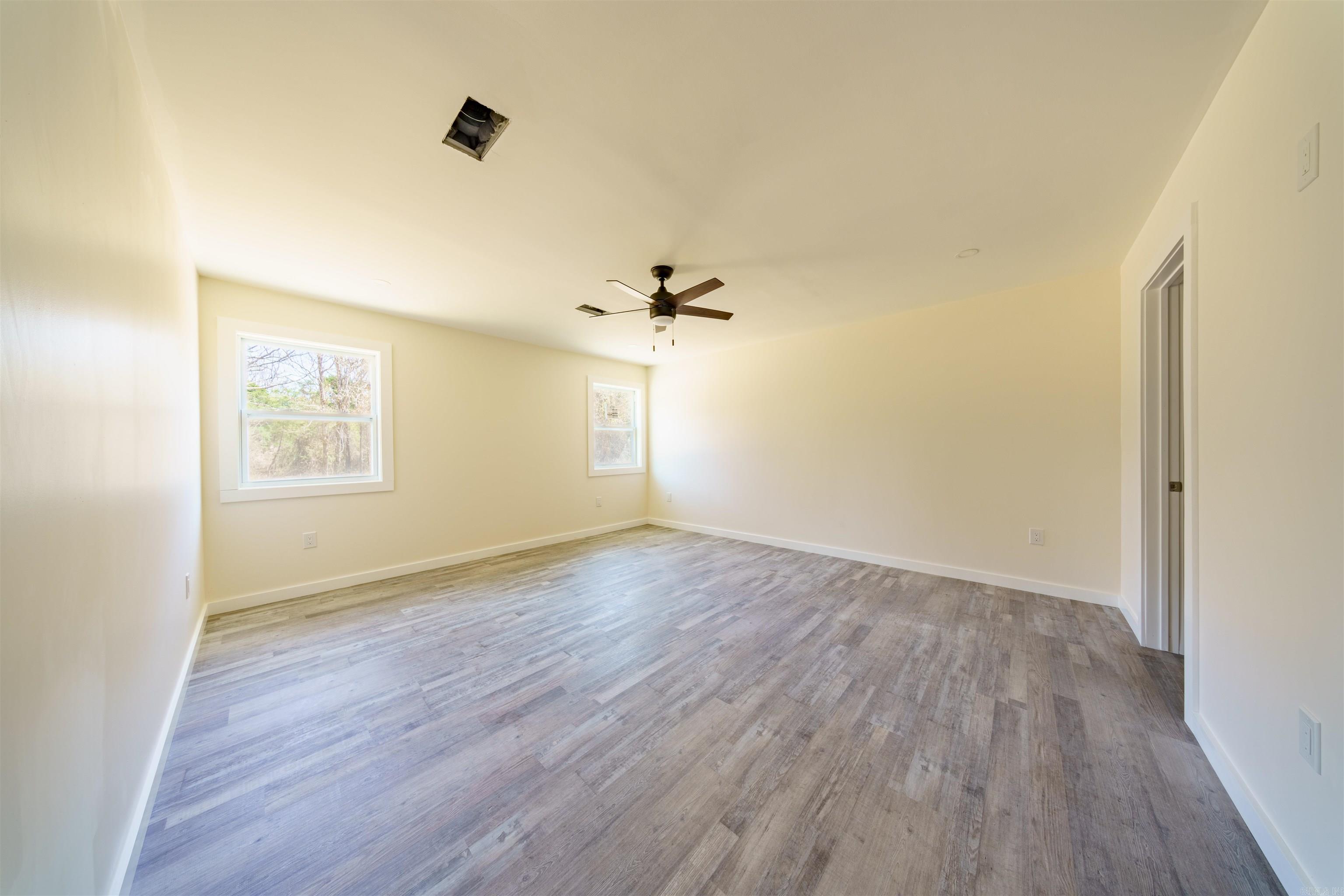 31 Redneck Ln  Pleasant Plains, AR