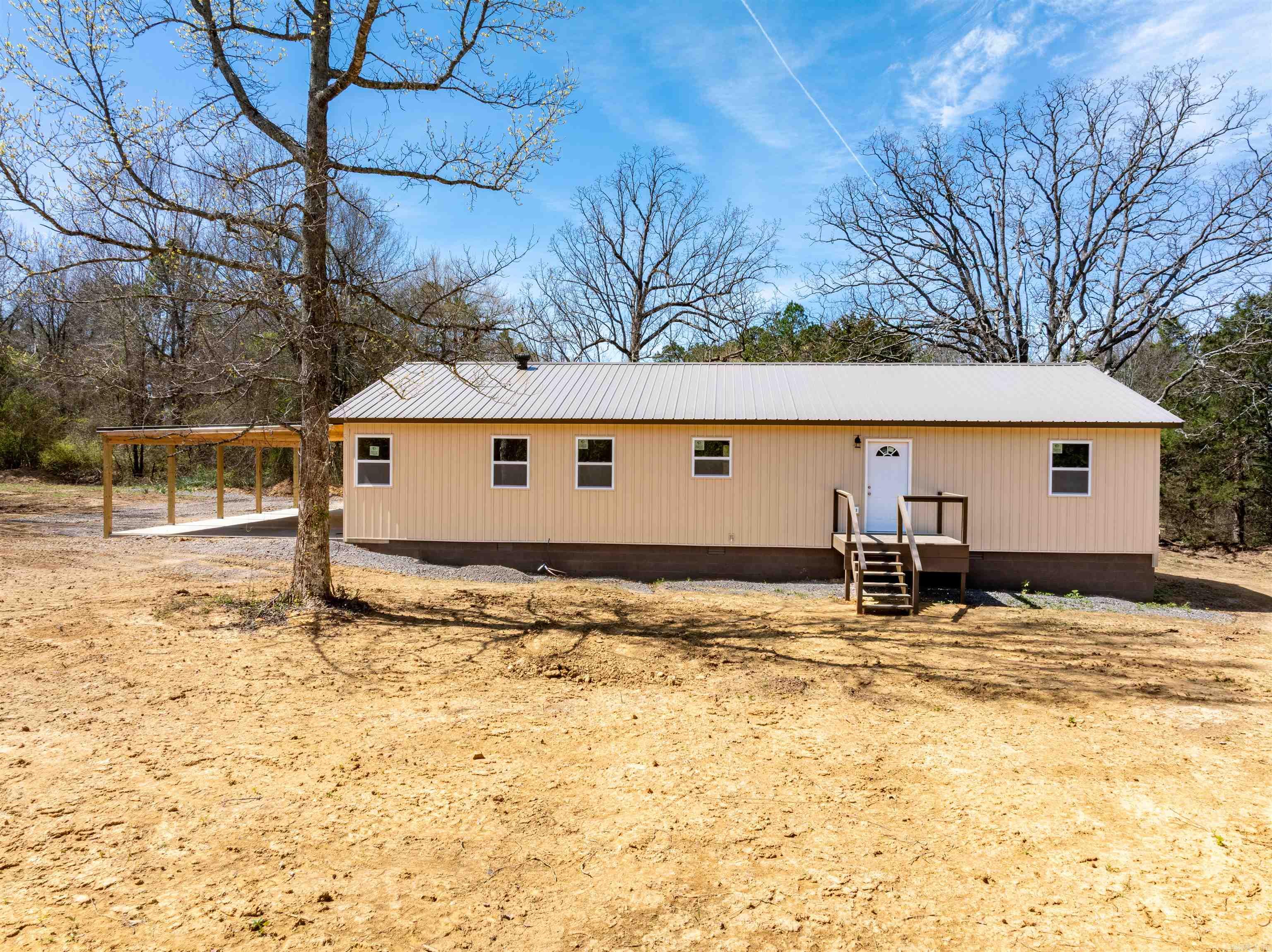 31 Redneck Ln  Pleasant Plains, AR