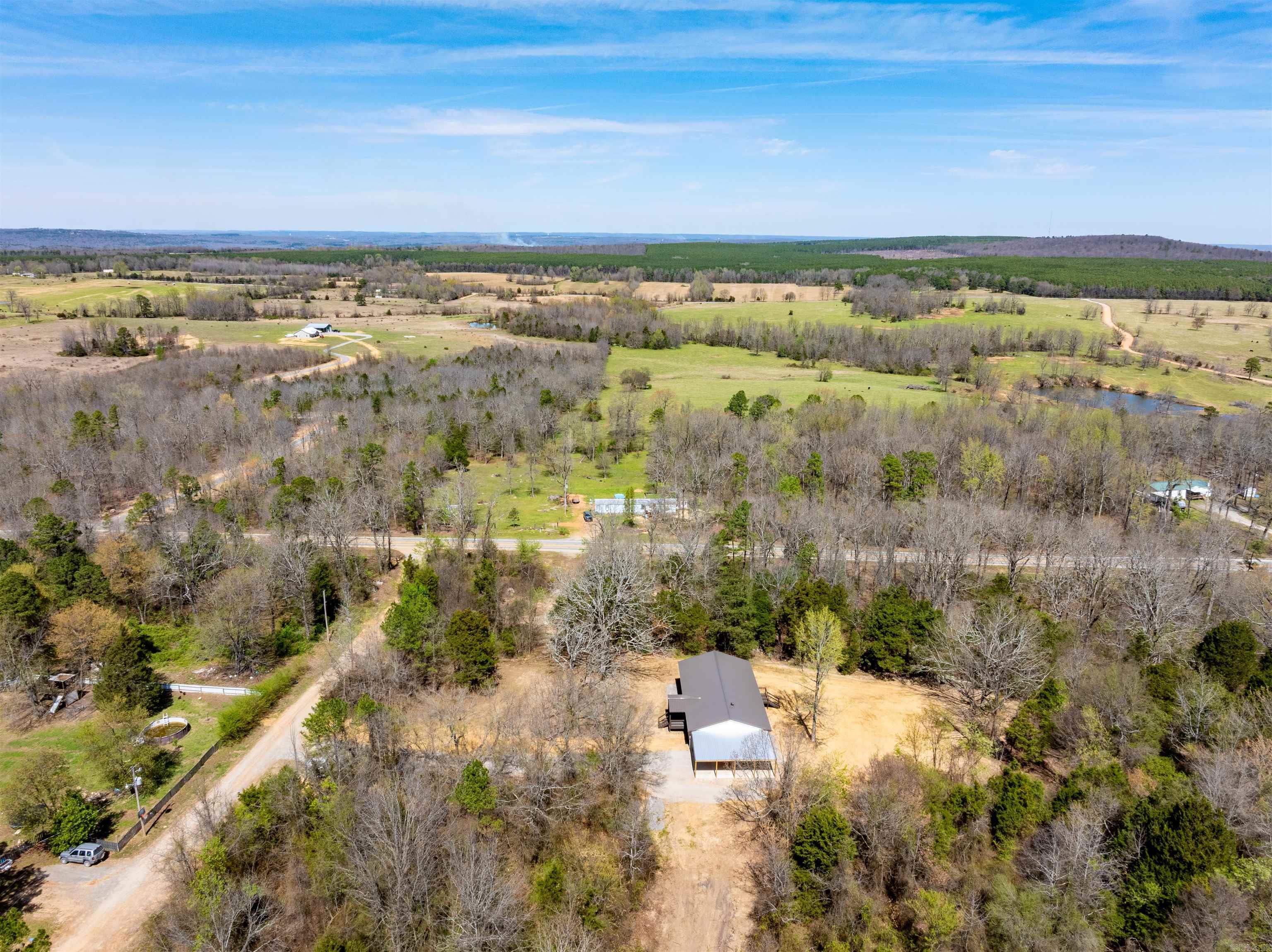31 Redneck Ln  Pleasant Plains, AR