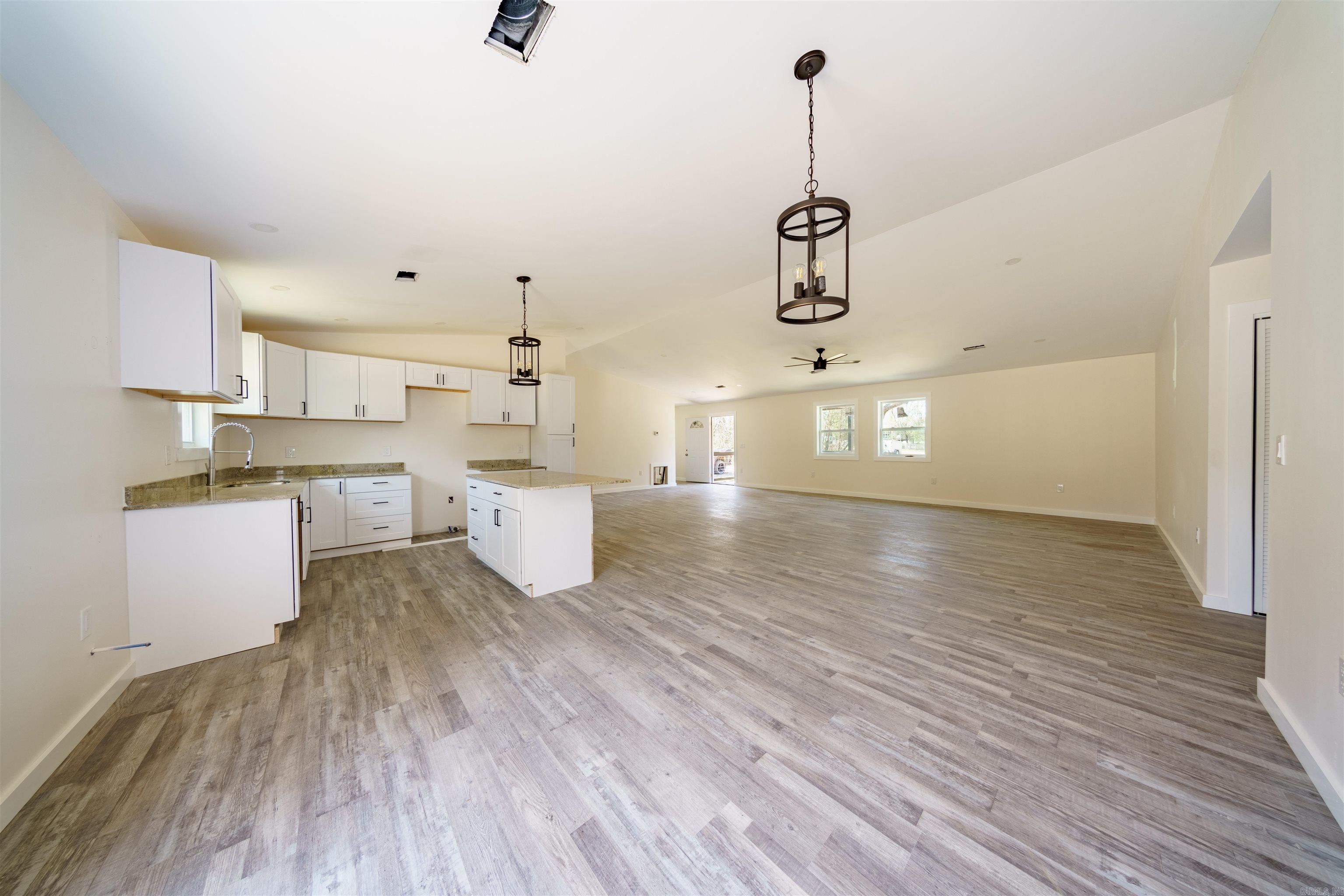 31 Redneck Ln  Pleasant Plains, AR