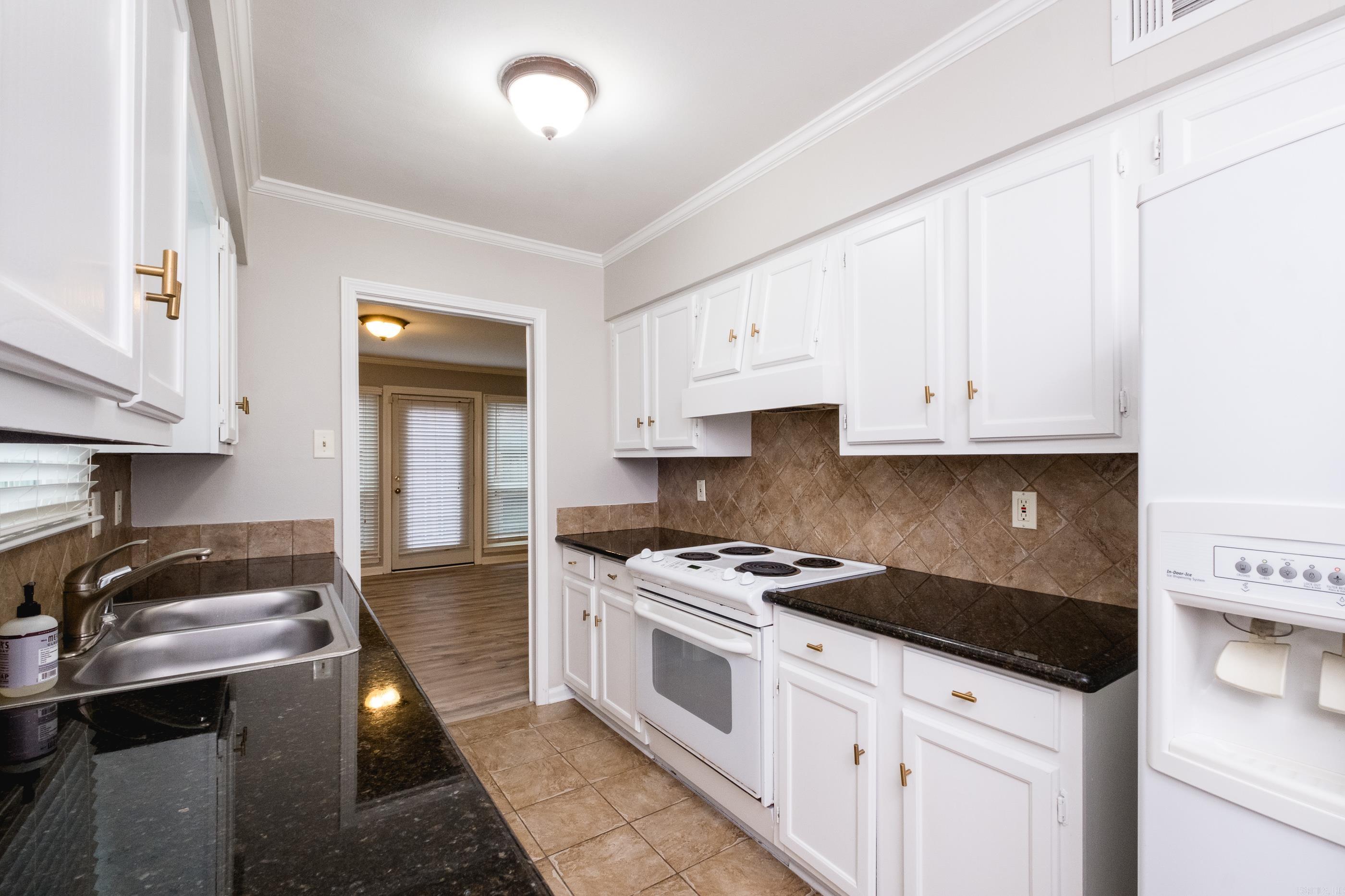 2805 Foxcroft #1003  Little Rock, AR