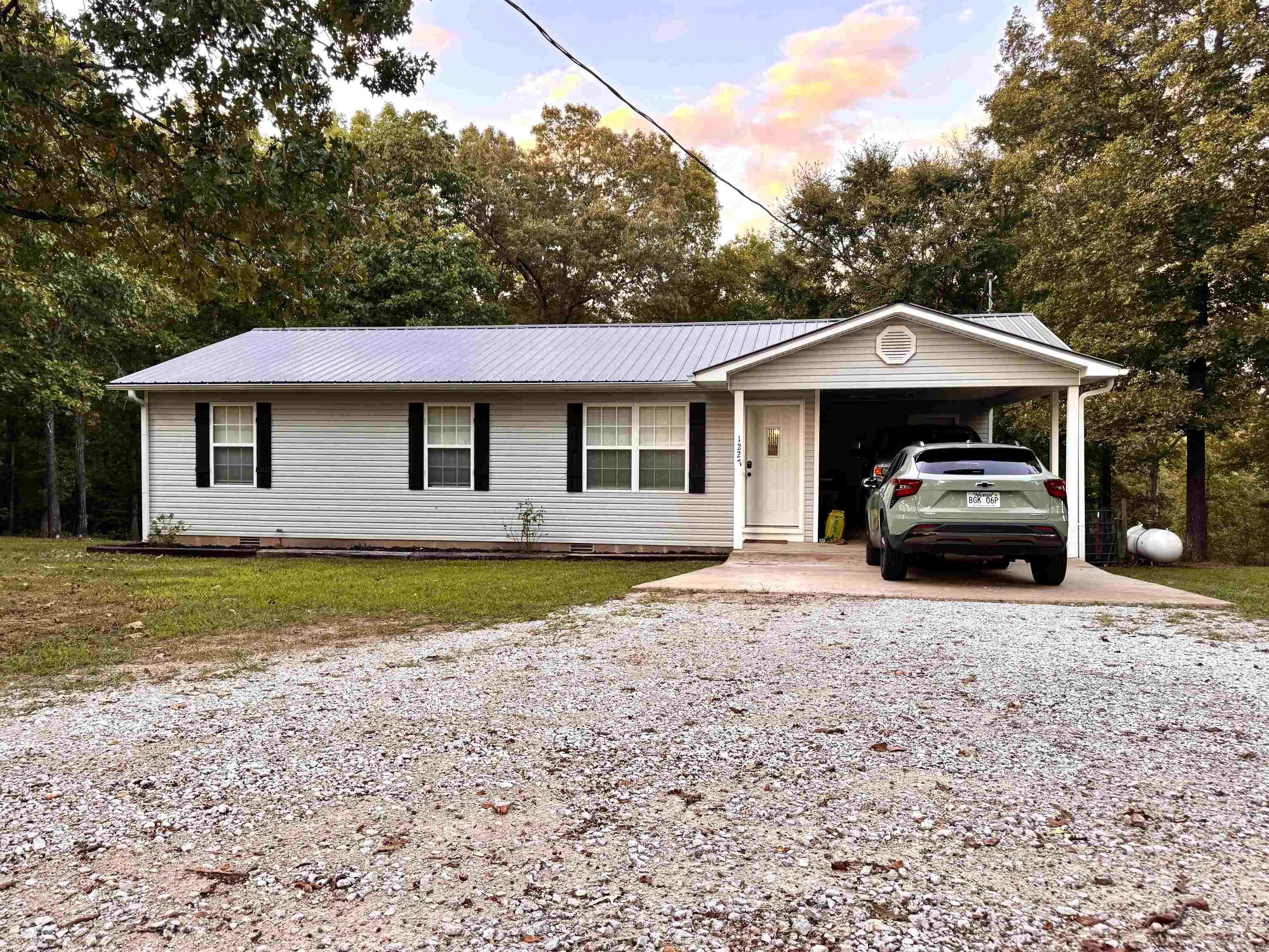 1227 W 74  Marshall, AR