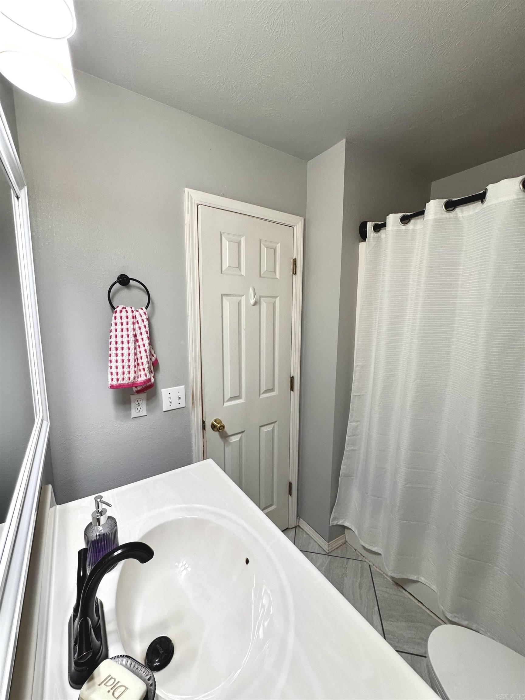 1227 W 74  Marshall, AR