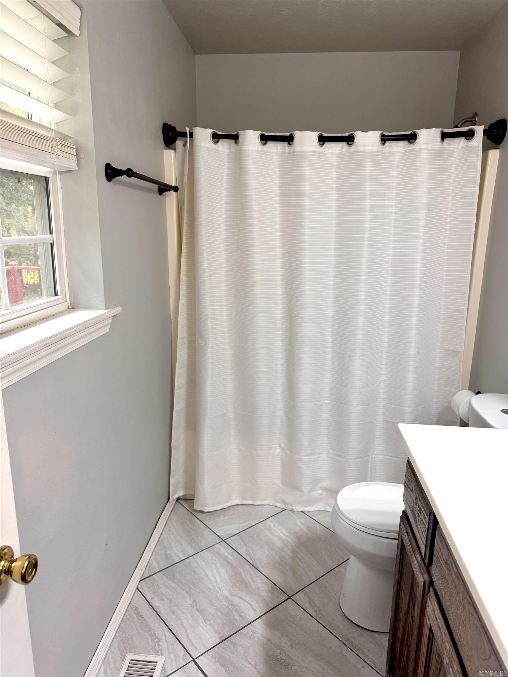 1227 W 74  Marshall, AR