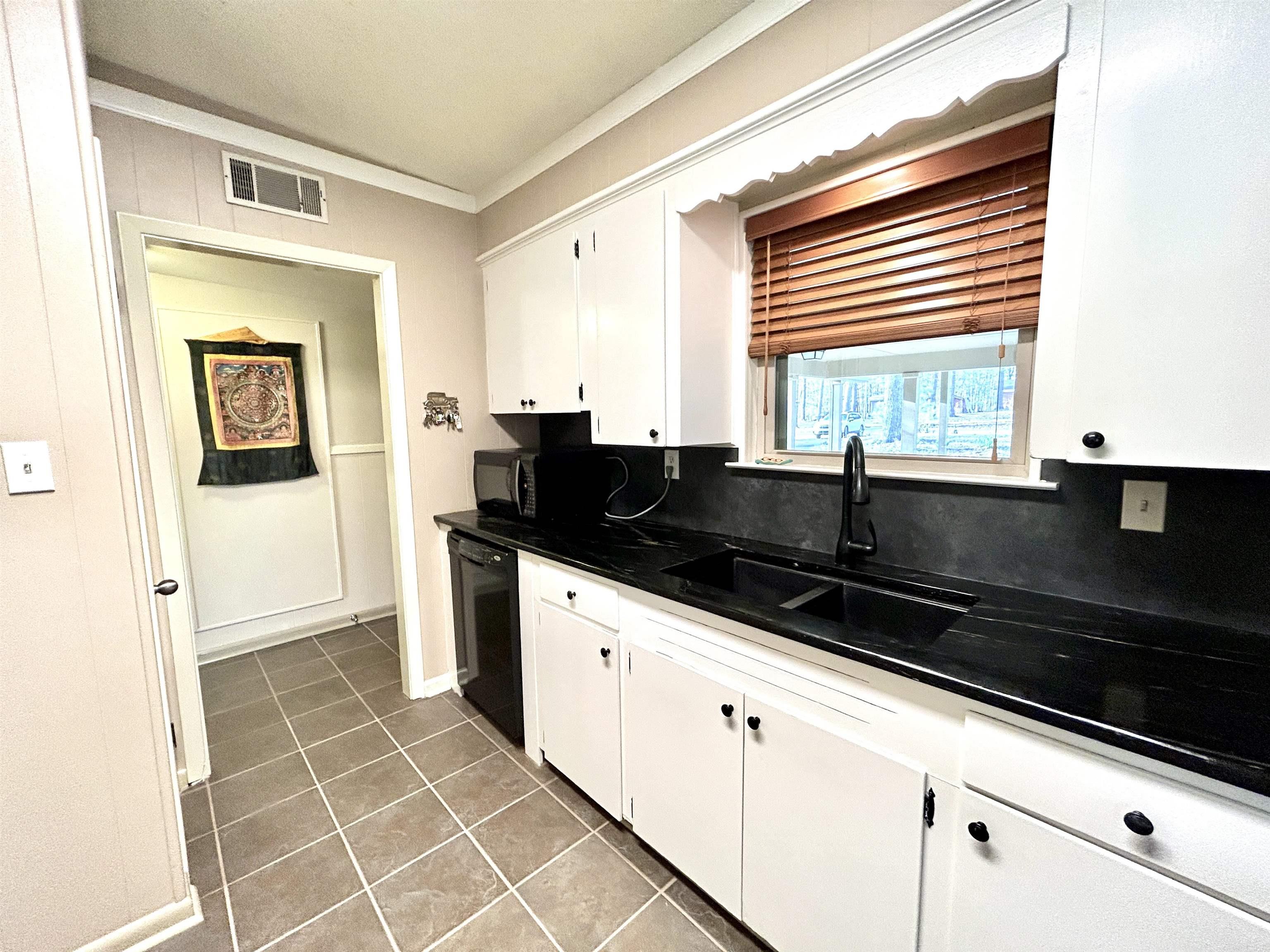 8203 OLIVE HILL  Mabelvale, AR