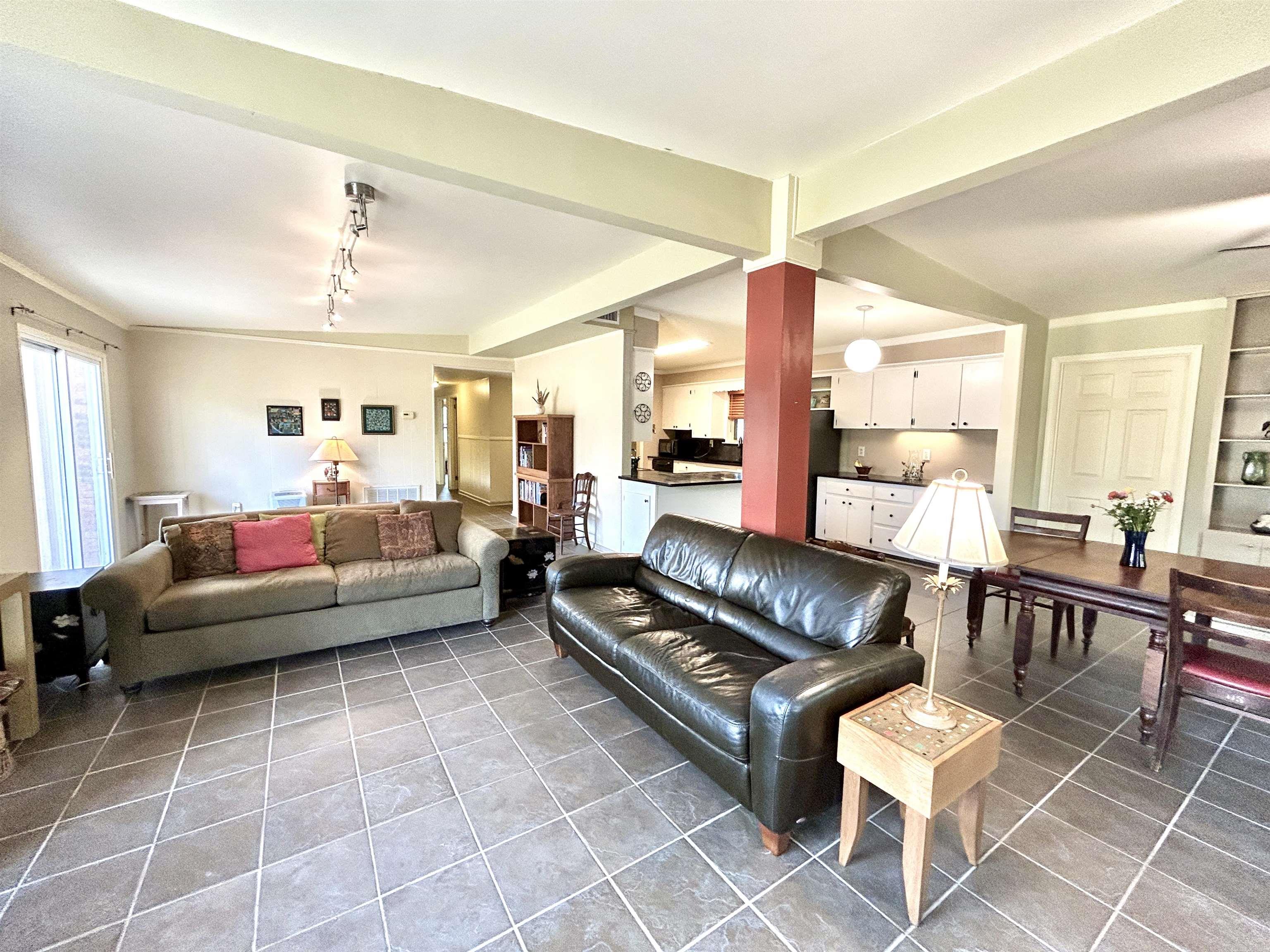 8203 OLIVE HILL  Mabelvale, AR