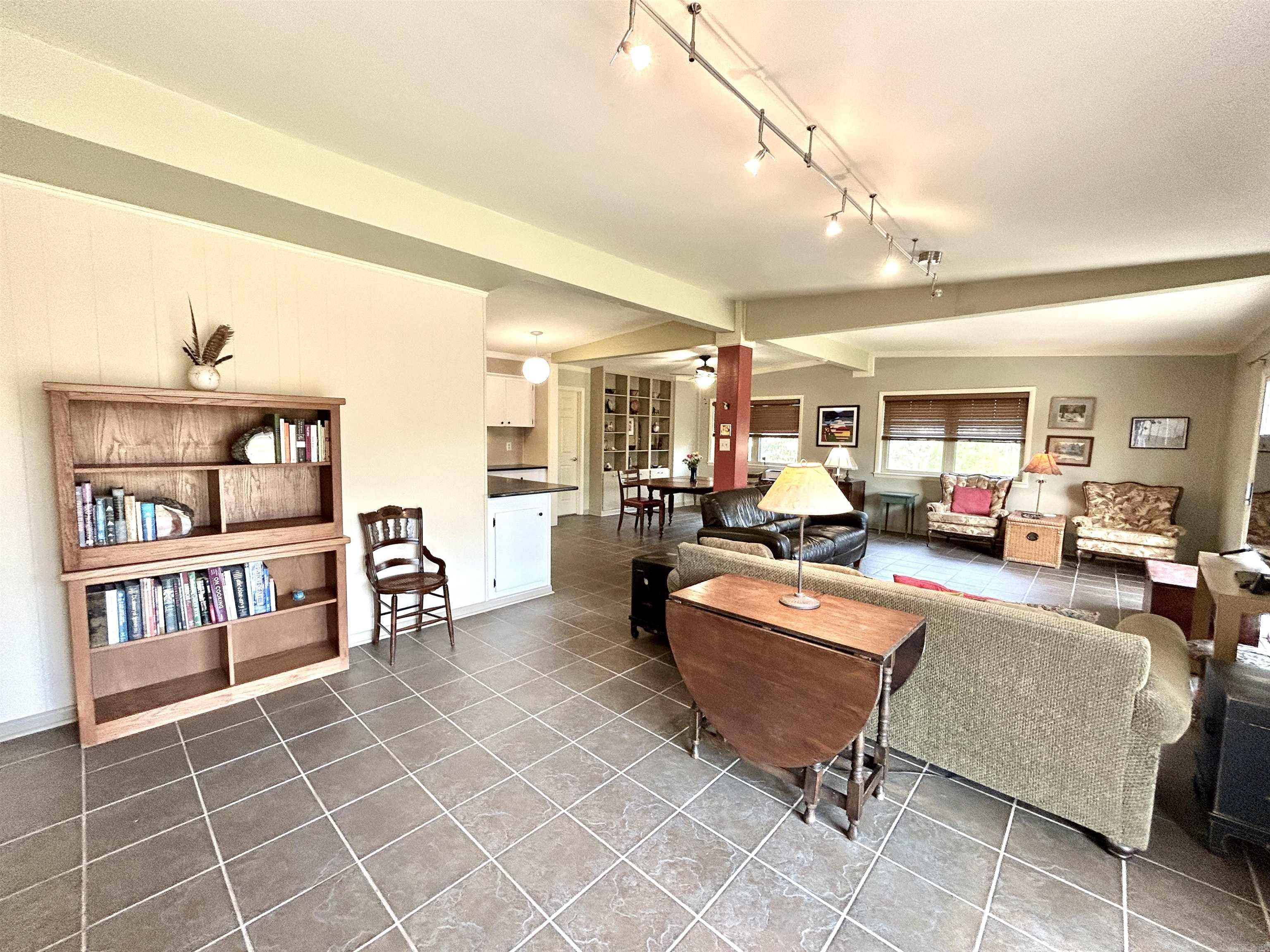 8203 OLIVE HILL  Mabelvale, AR