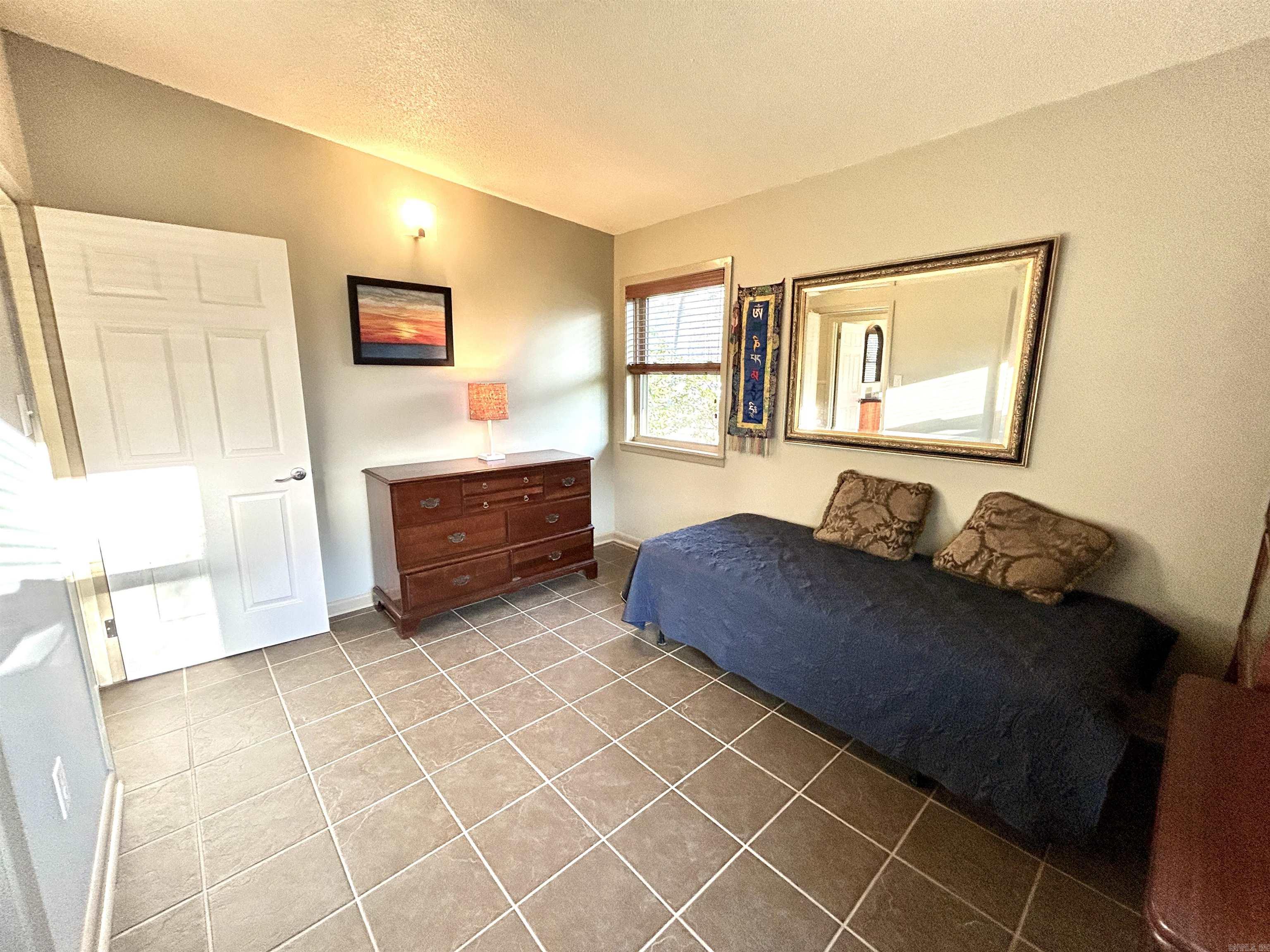 8203 OLIVE HILL  Mabelvale, AR