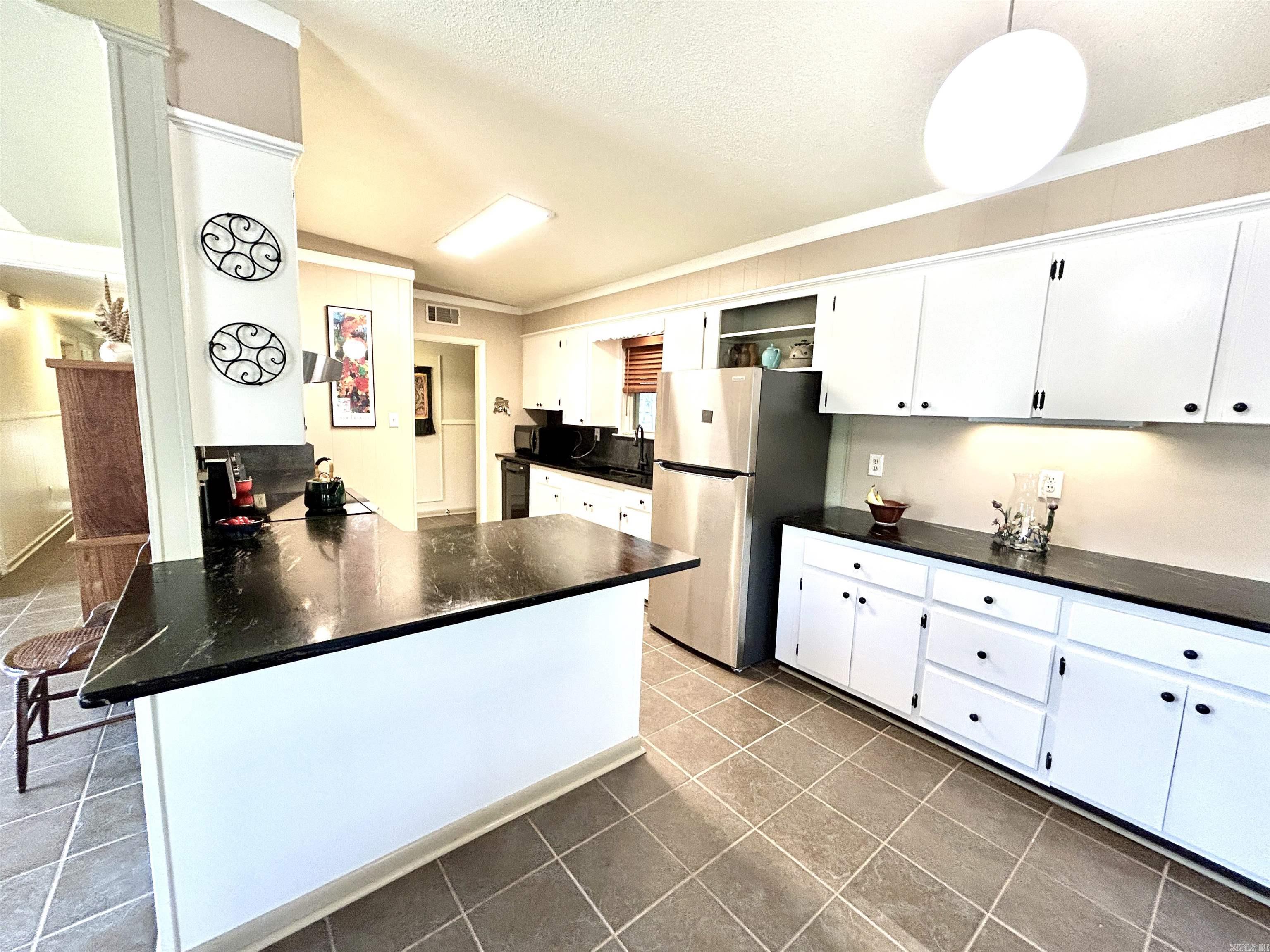 8203 OLIVE HILL  Mabelvale, AR