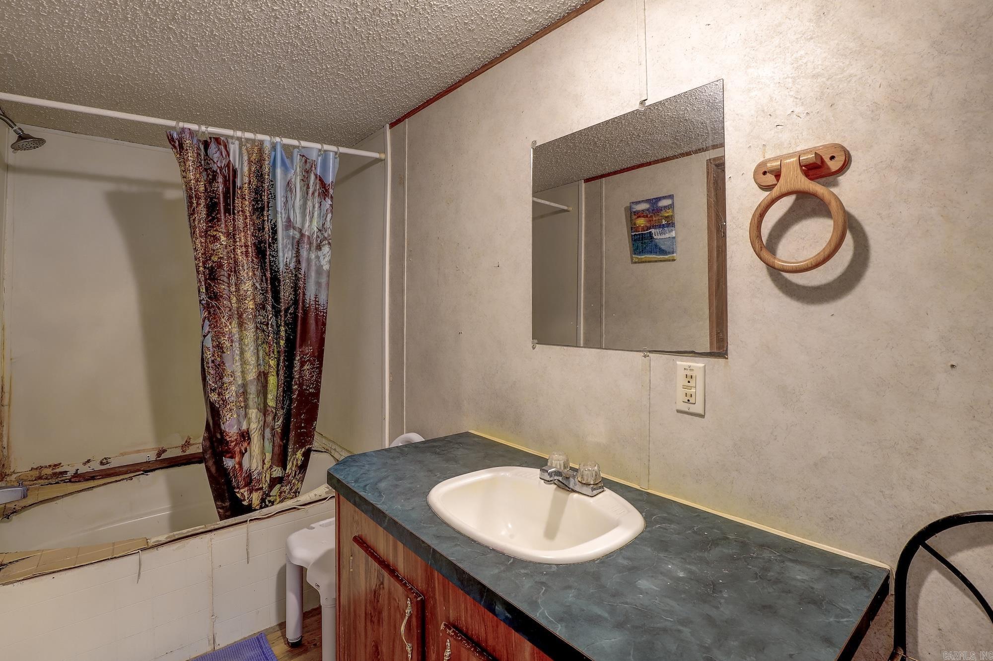 40 Private Road 1011  Texarkana, AR