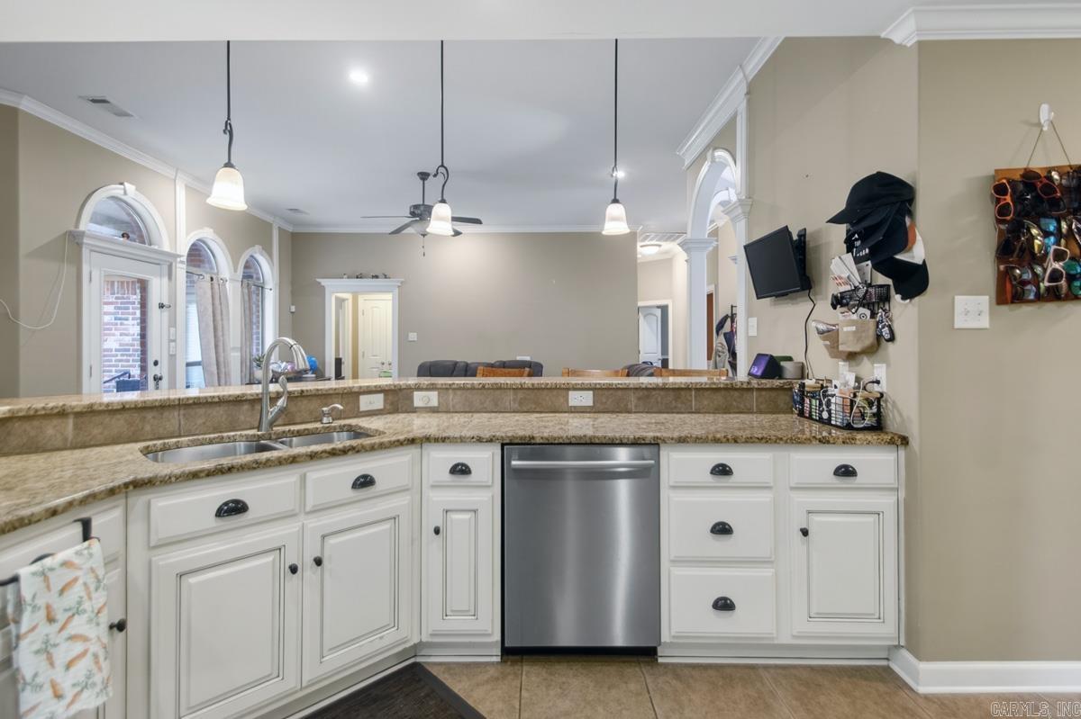 120 Majestic  Maumelle, AR