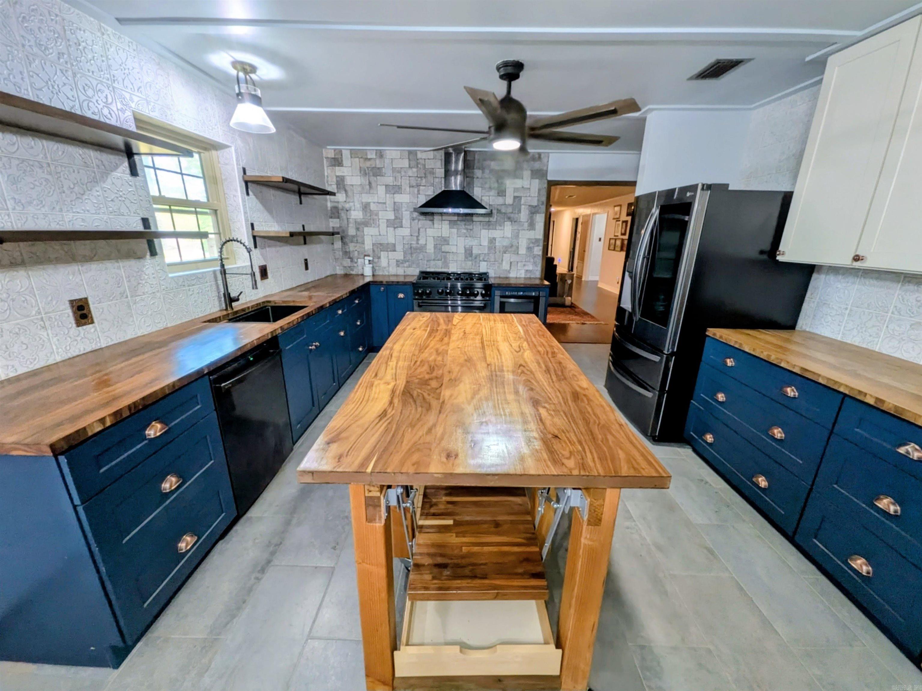 1098 Quapaw  Camden, AR