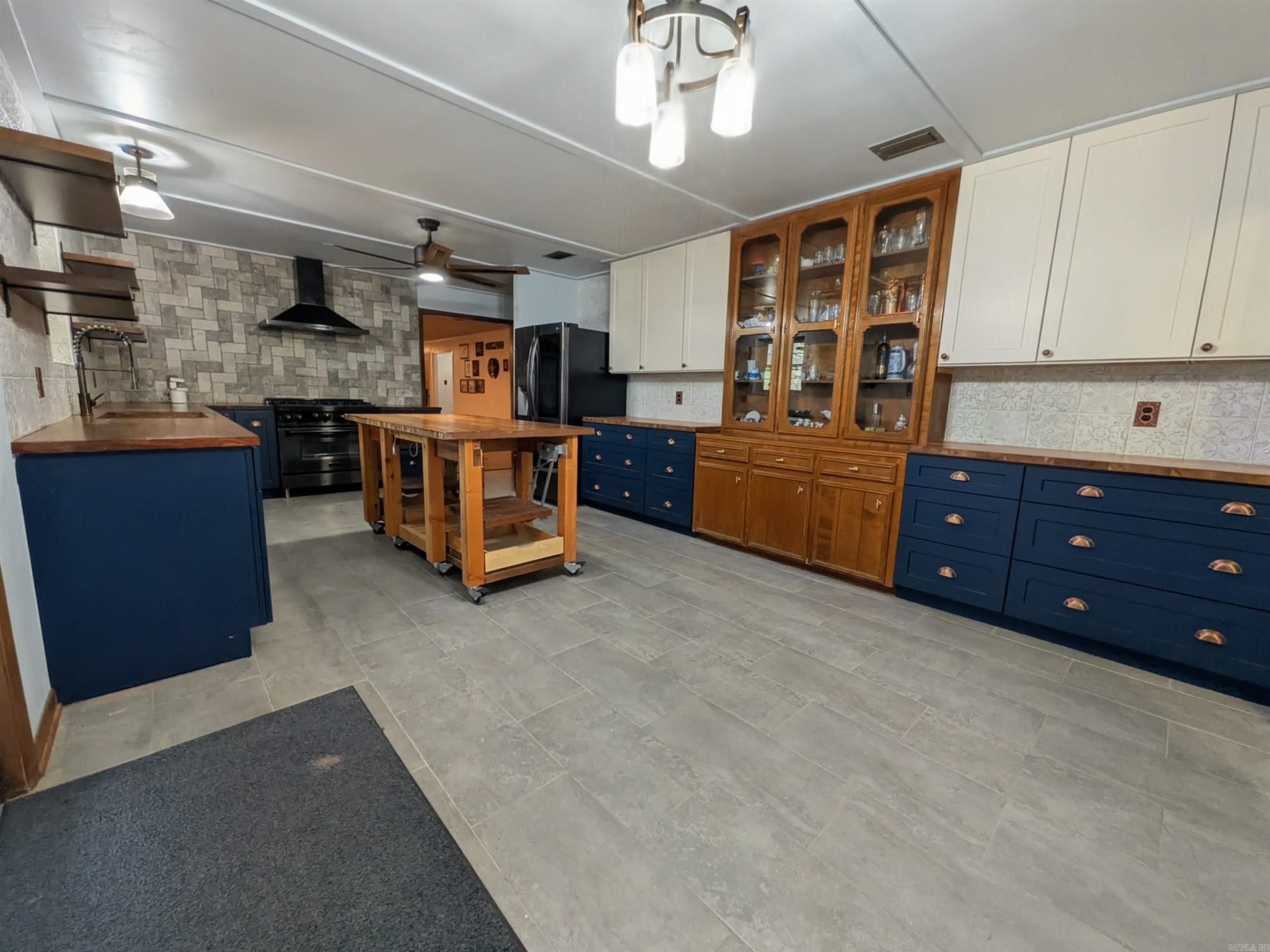 1098 Quapaw  Camden, AR