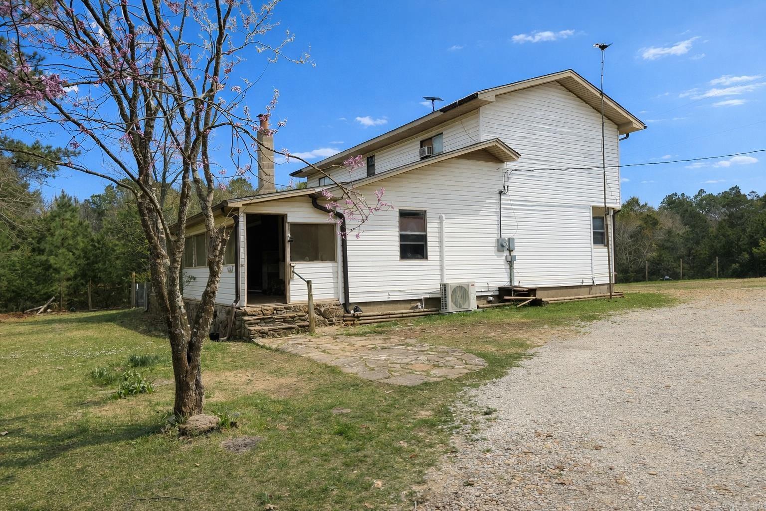 6233 Sunny Fox Rd Mountain View, AR 72560