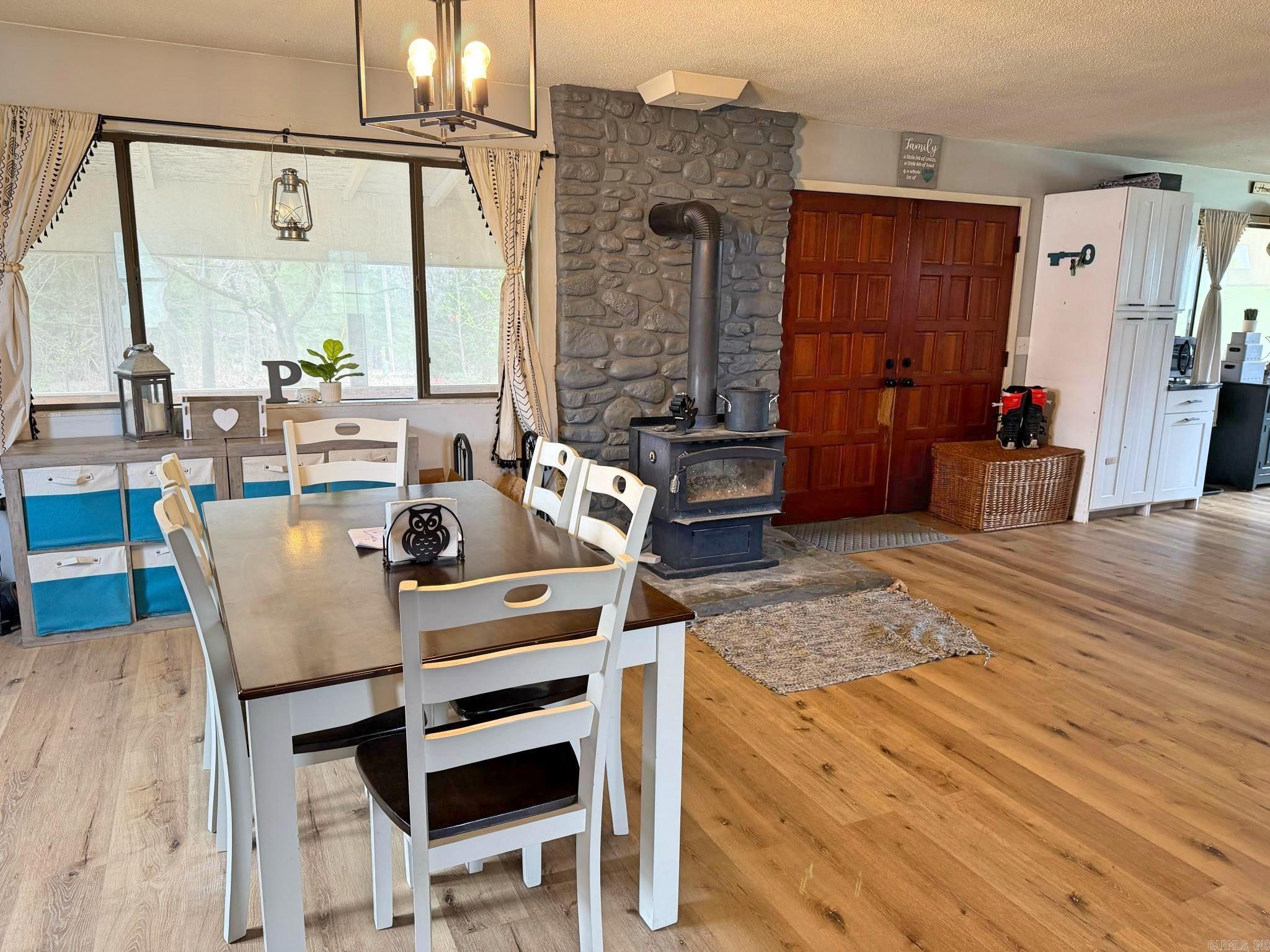 6233 Sunny Fox Rd  Mountain View, AR