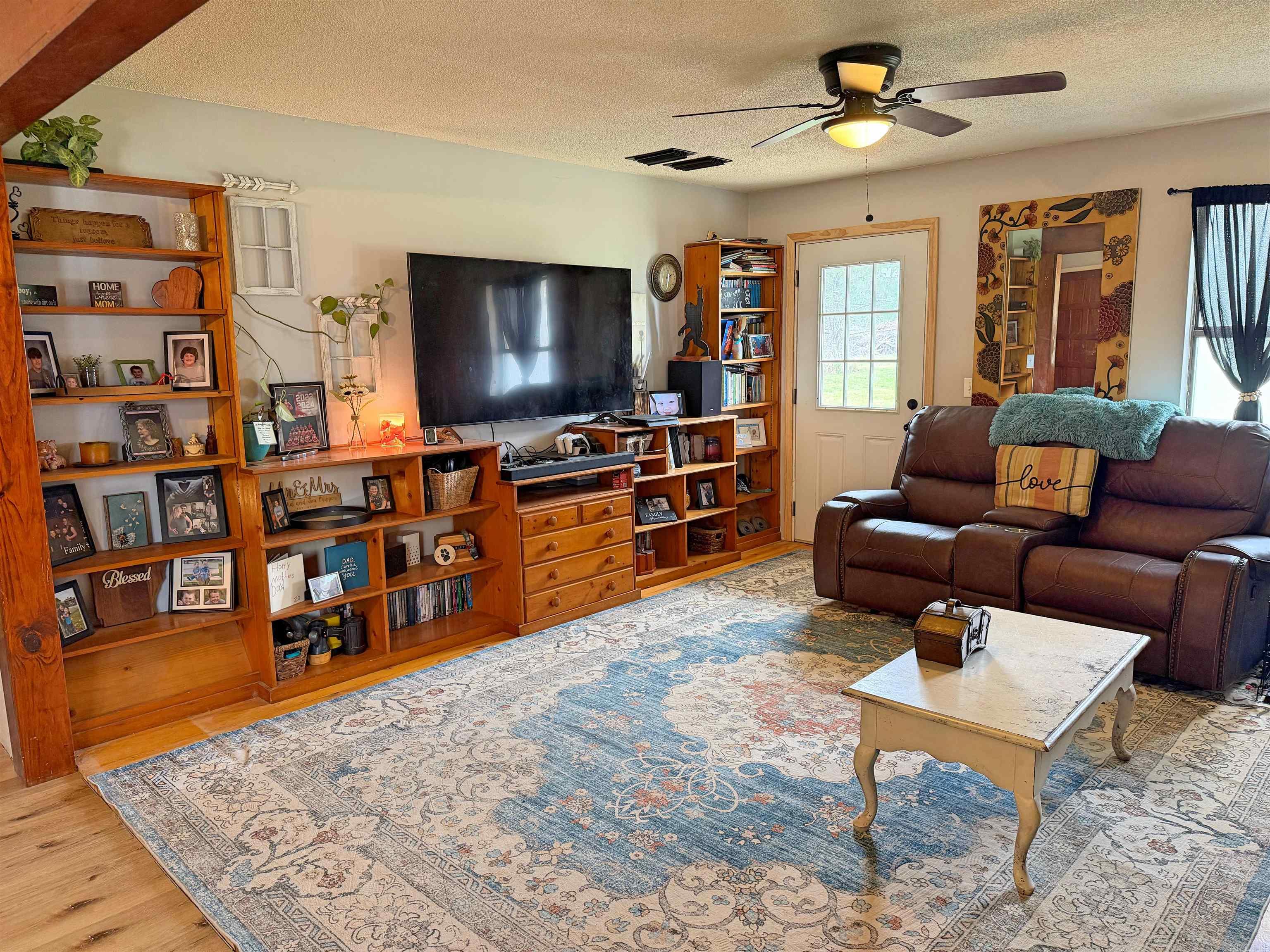 6233 Sunny Fox Rd  Mountain View, AR