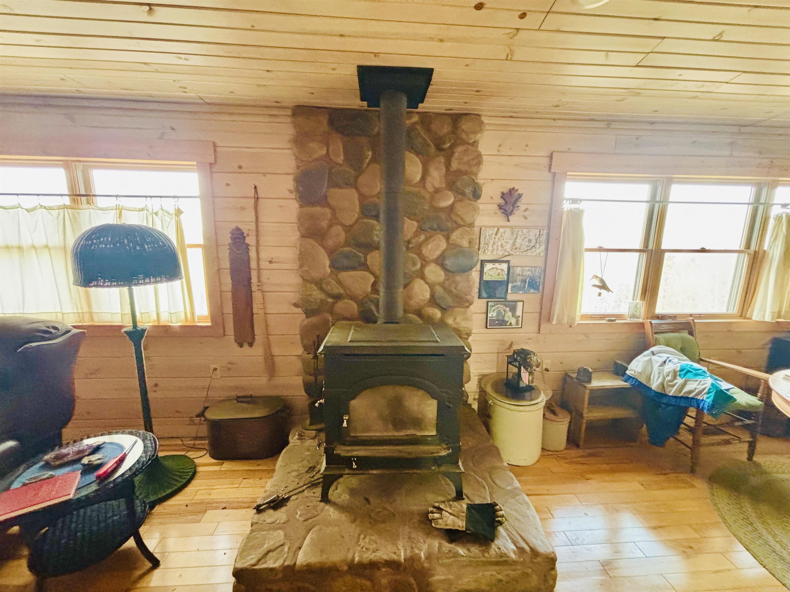 1915 Ridge  Mountain View, AR