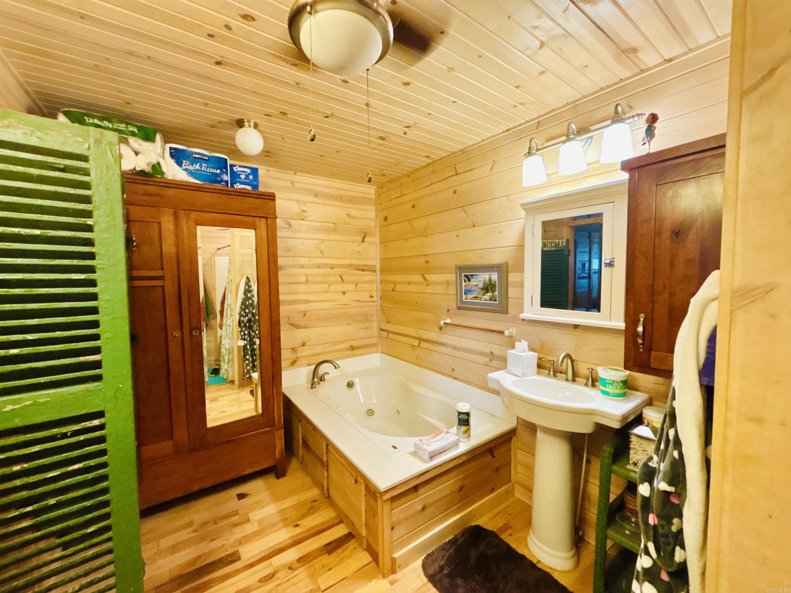 1915 Ridge  Mountain View, AR