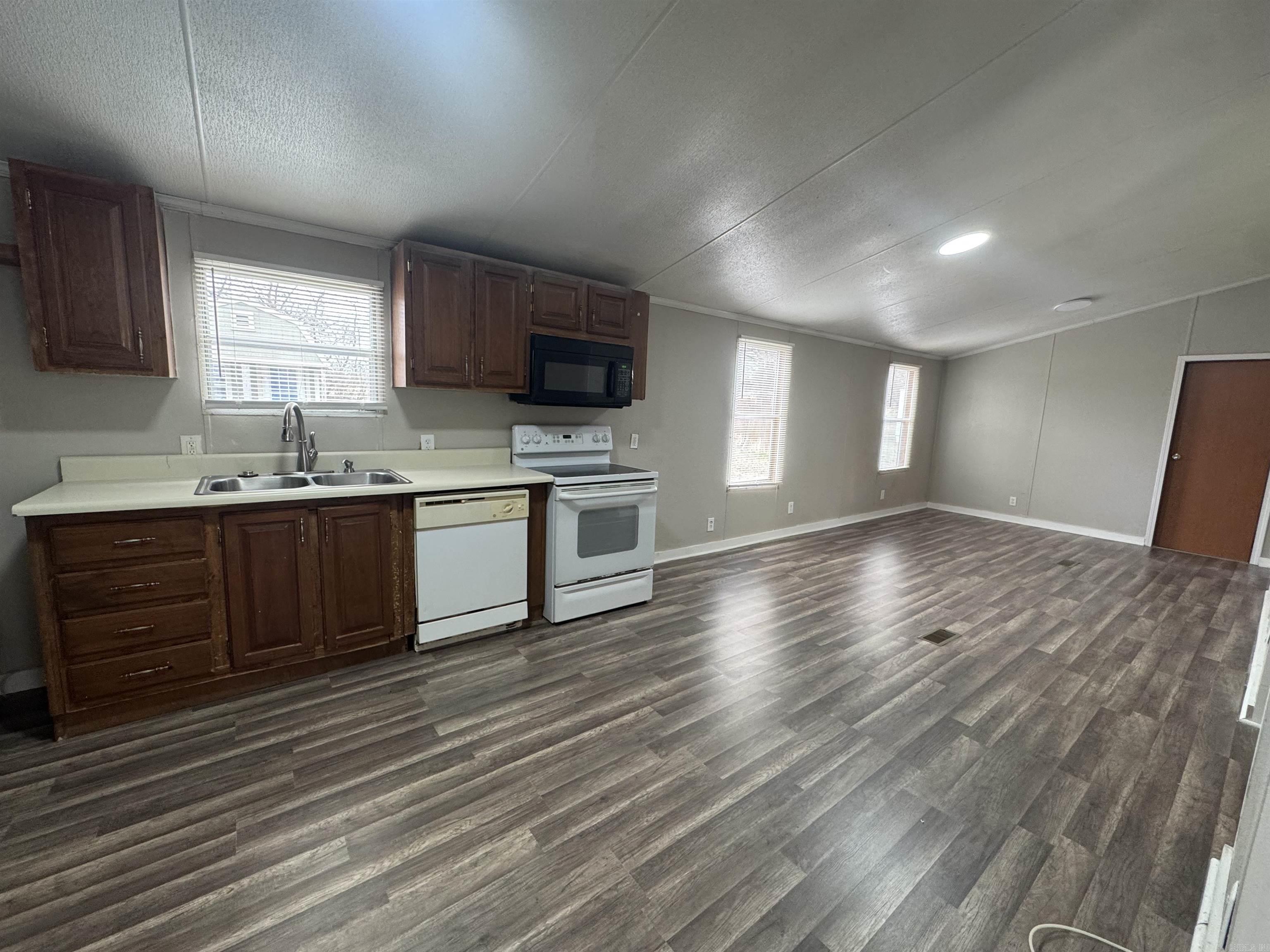 64 Black Oak  Ward, AR