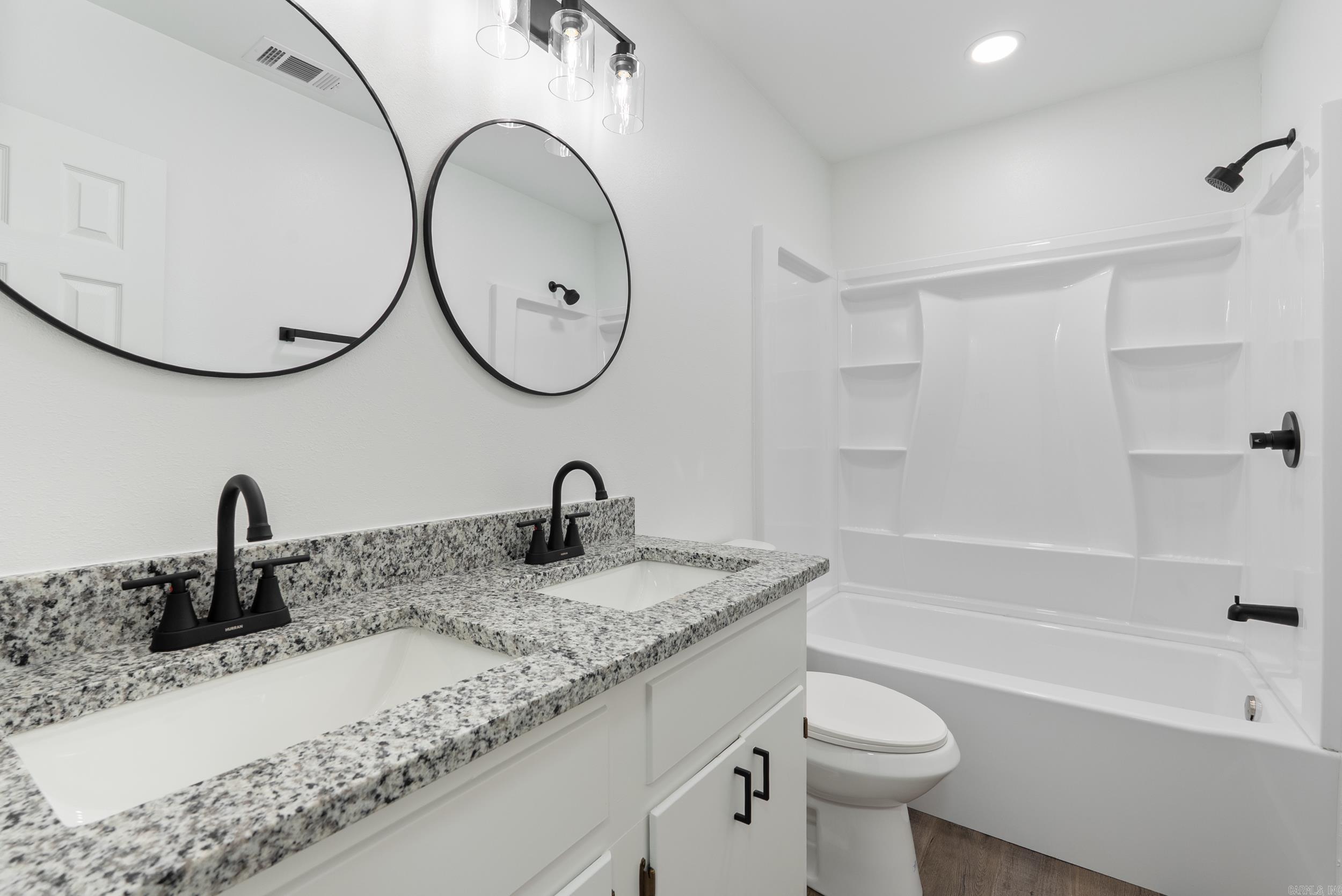 721 McLain  Newport, AR