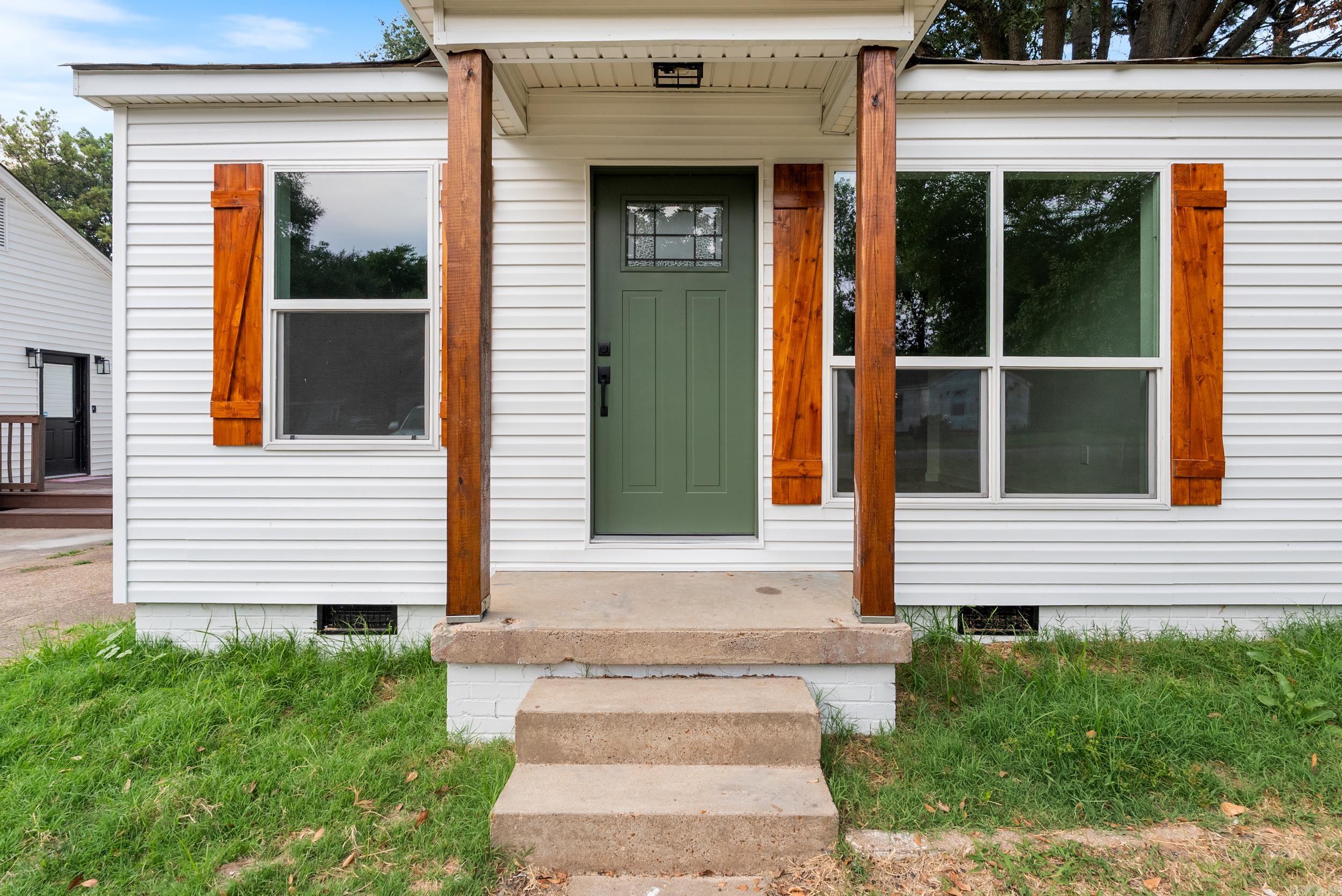 721 McLain  Newport, AR