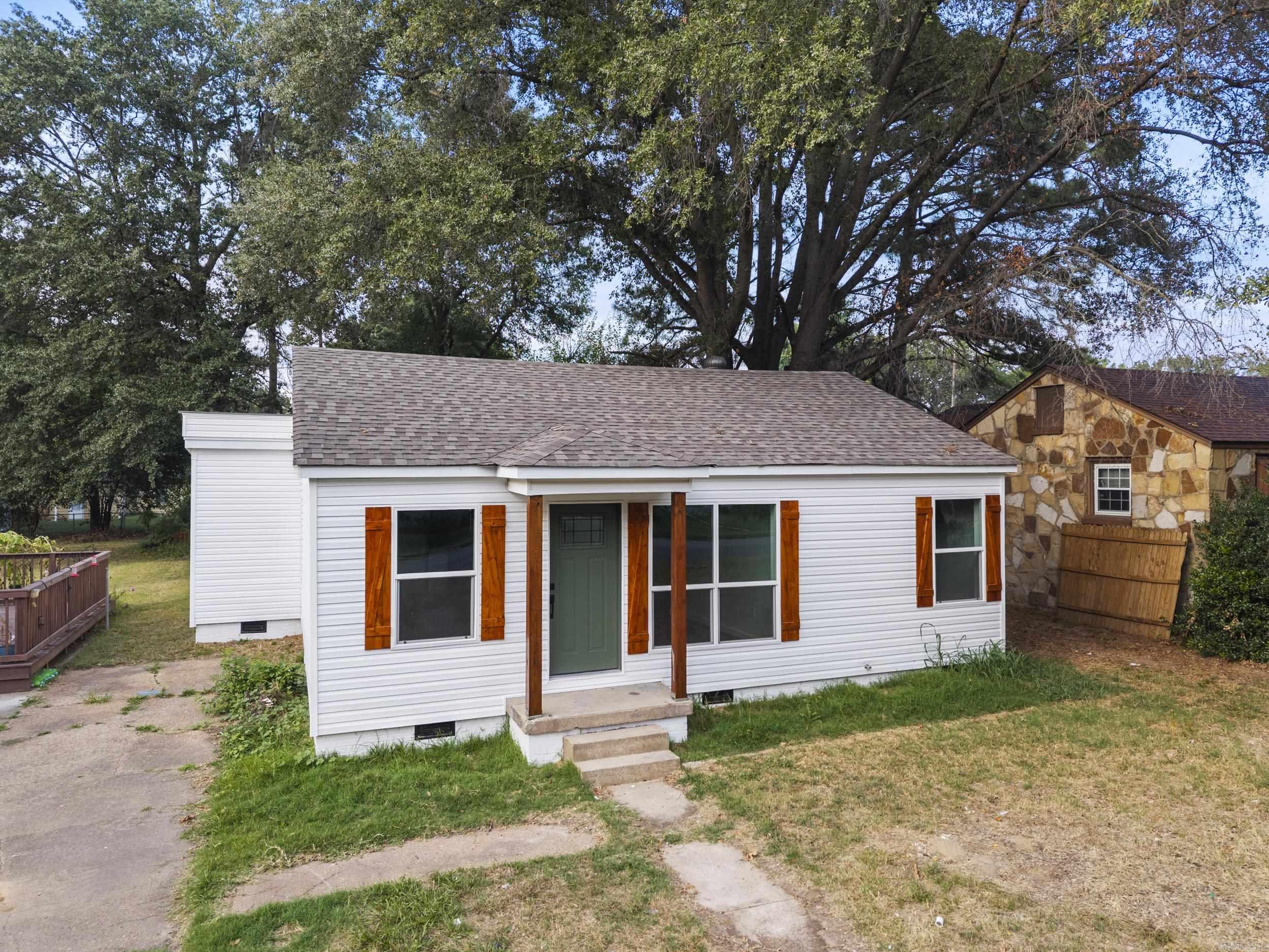 721 McLain  Newport, AR