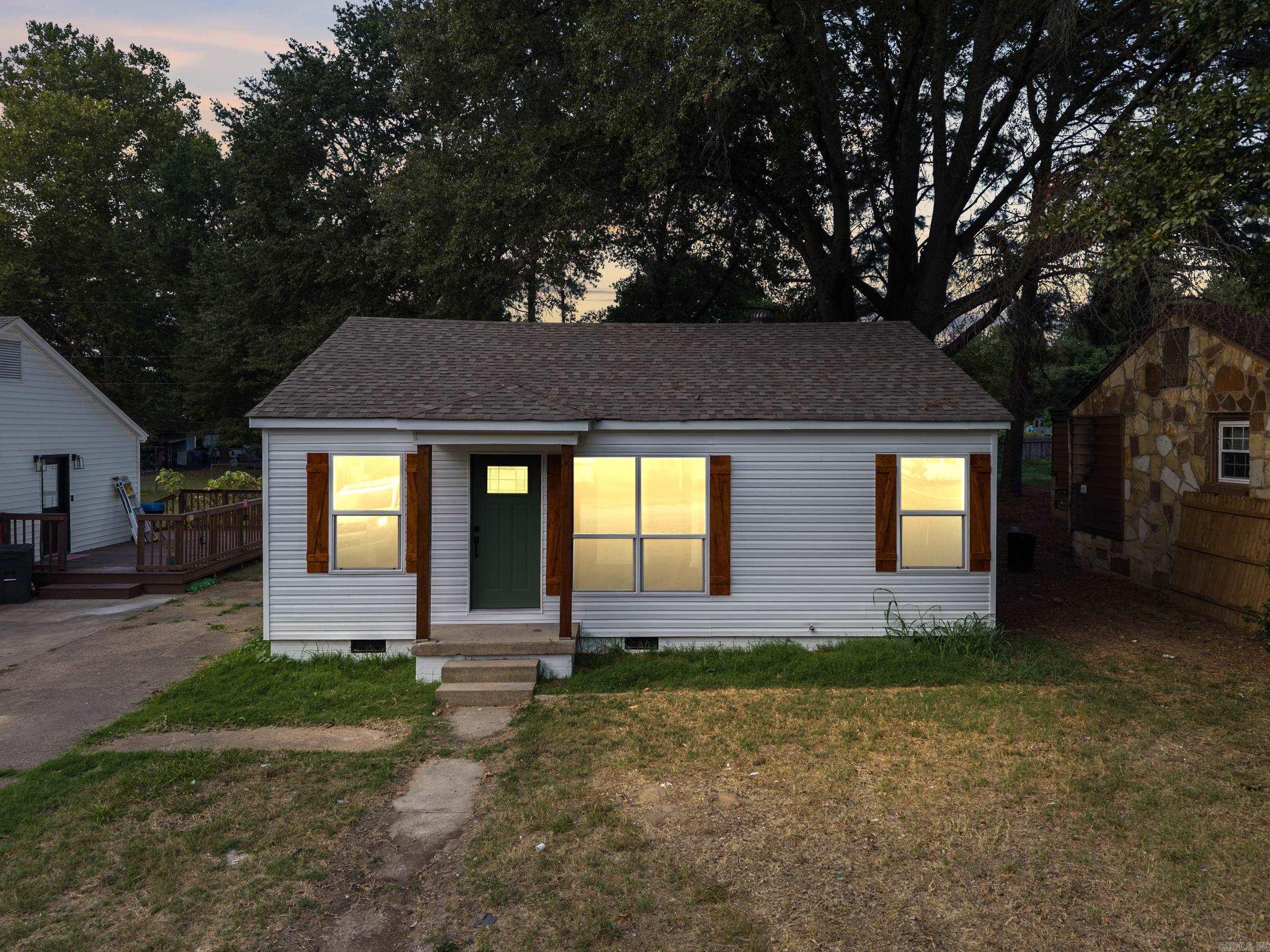 721 McLain  Newport, AR