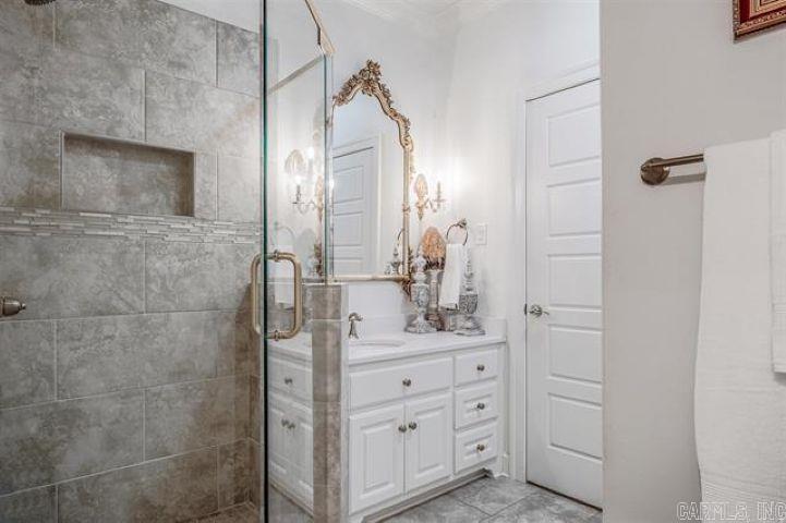 19 Bishop  Little Rock, AR