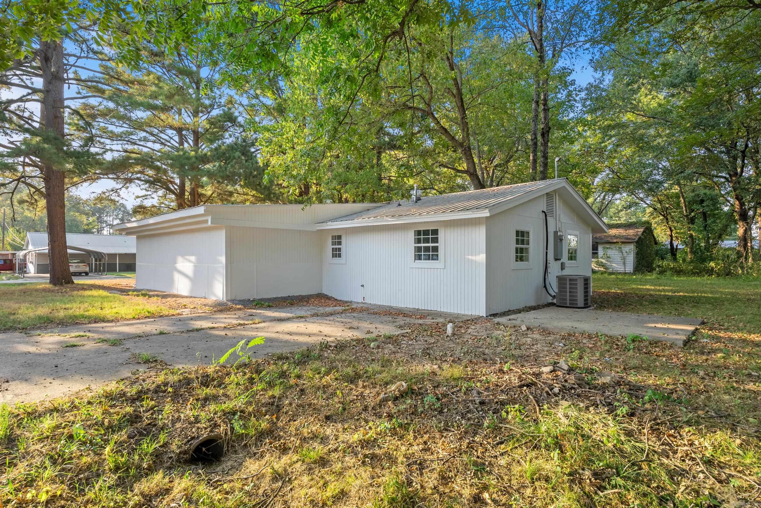 2412 Linwood  Newport, AR