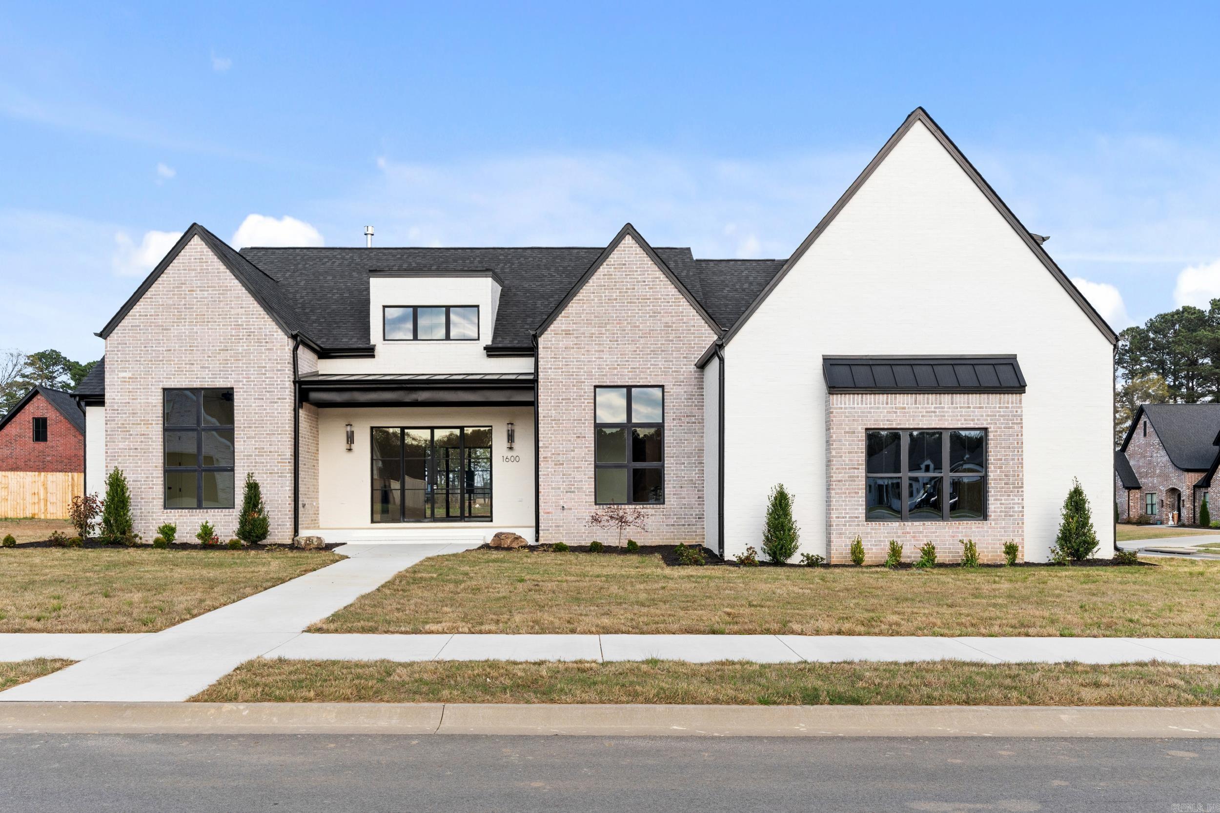 1600 Dolphin  Conway, AR