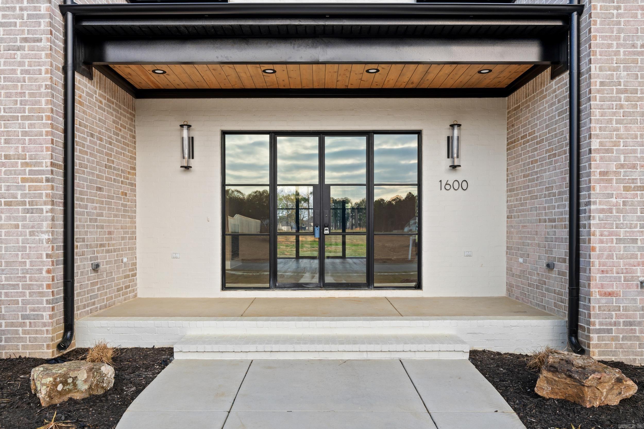 1600 Dolphin  Conway, AR