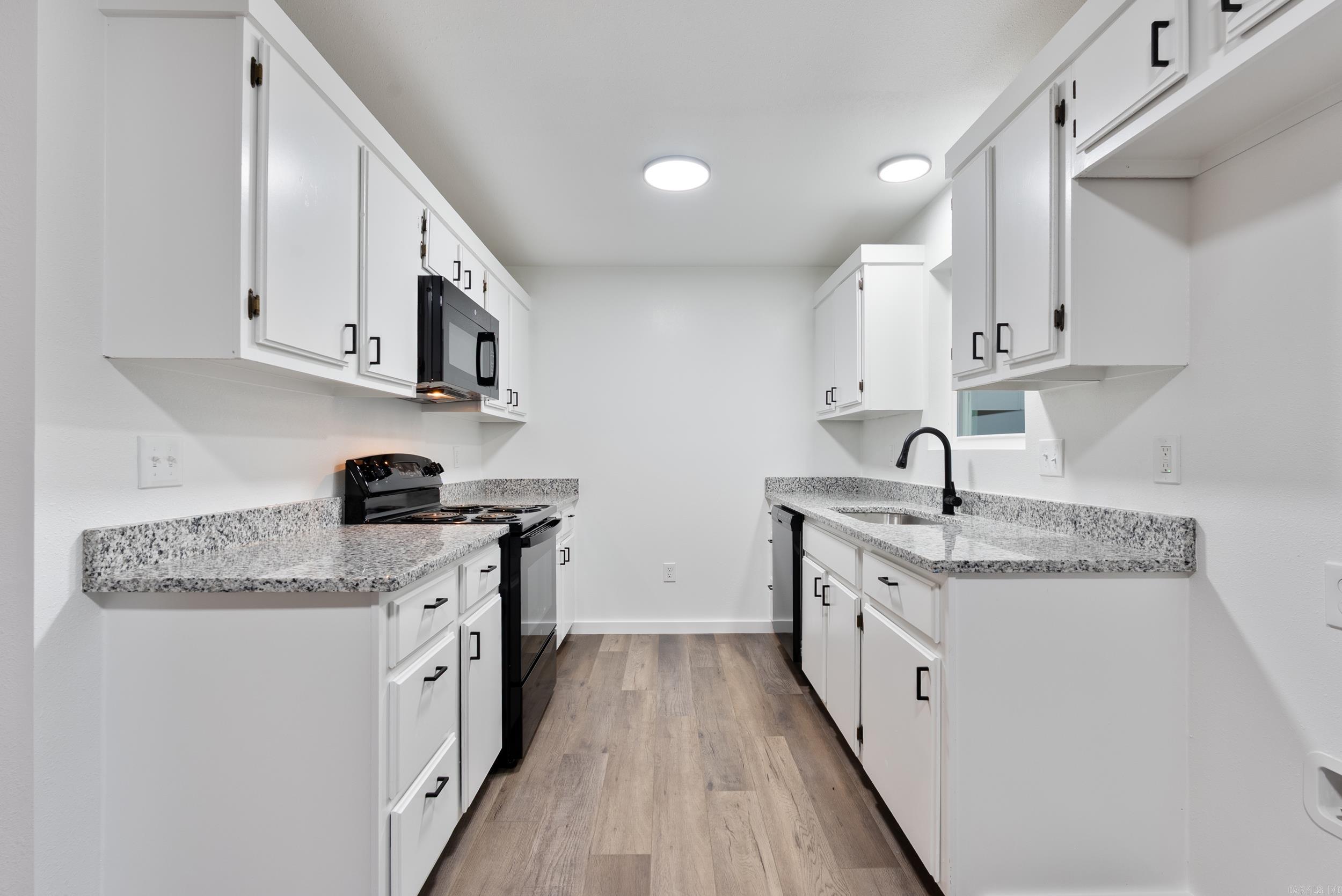 1016 Front  Newport, AR