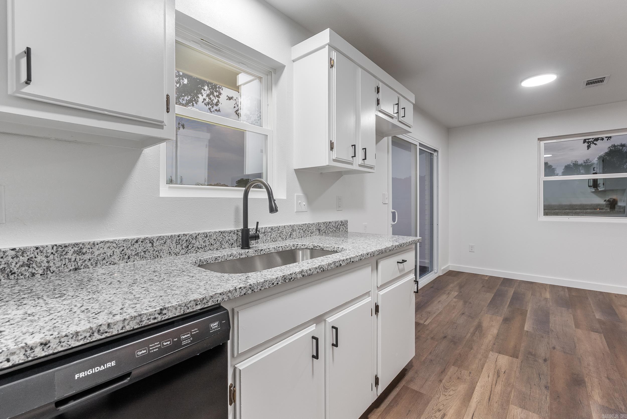 1016 Front  Newport, AR