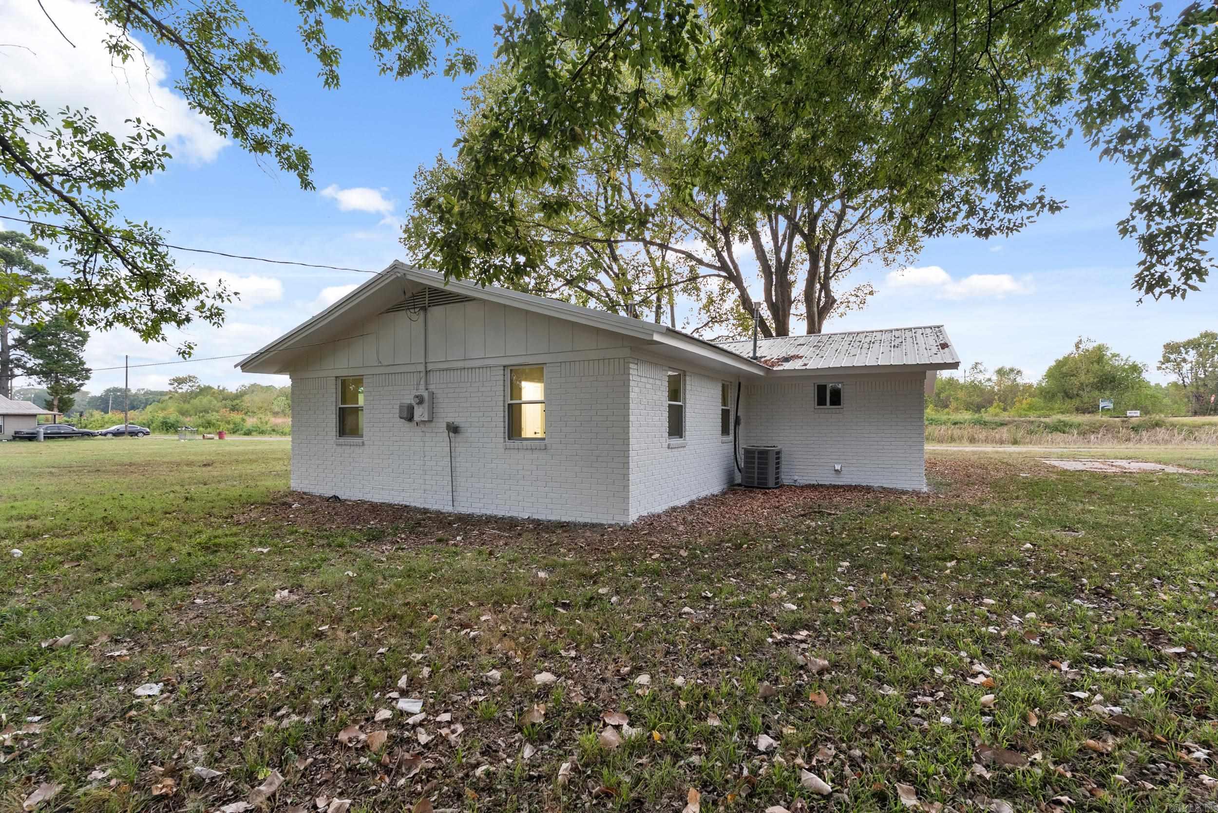 1016 Front  Newport, AR