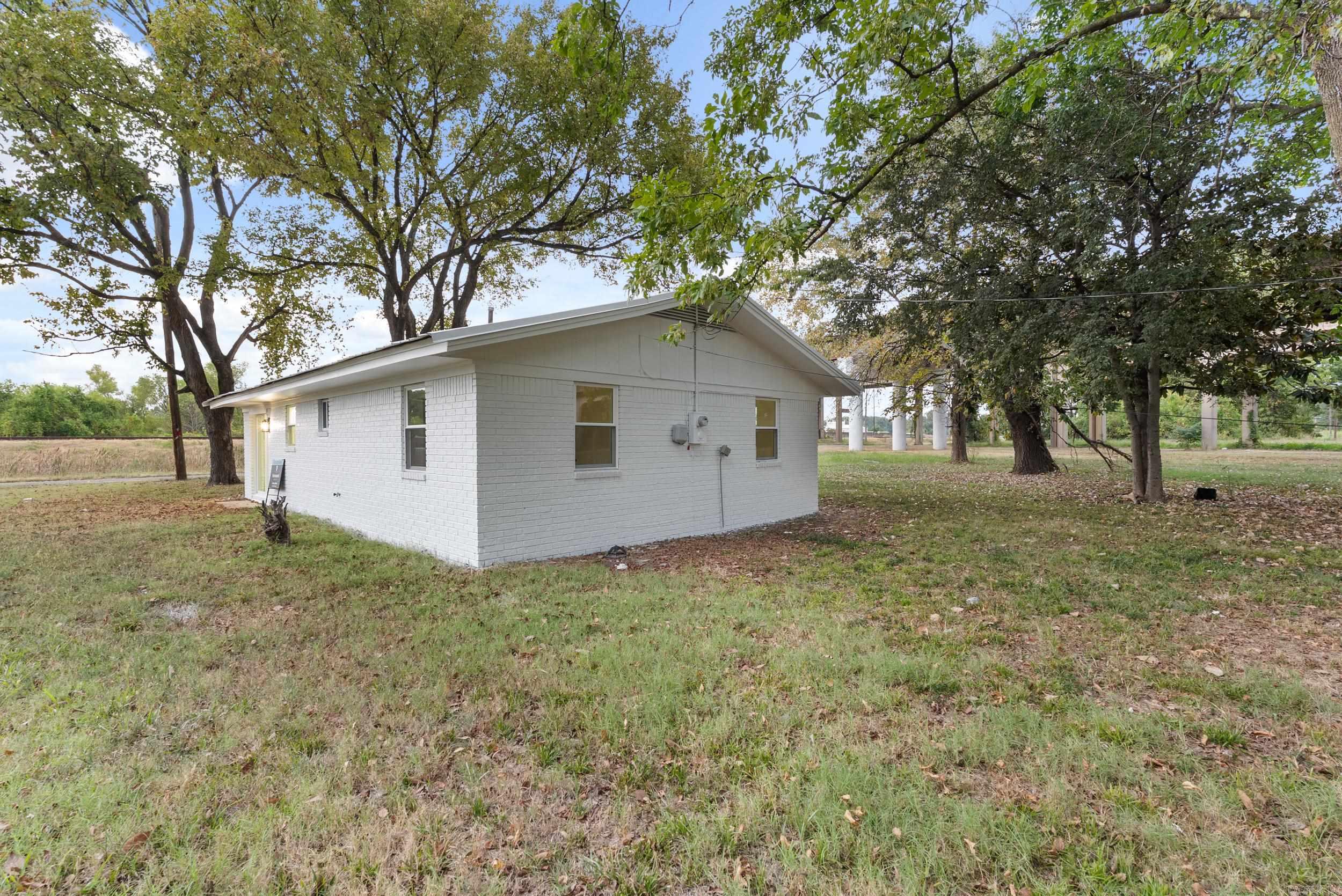 1016 Front  Newport, AR