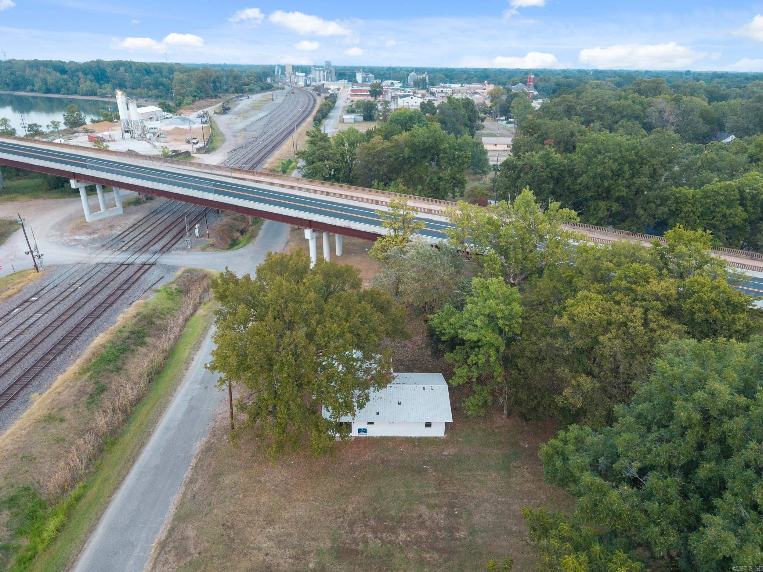 1016 Front  Newport, AR