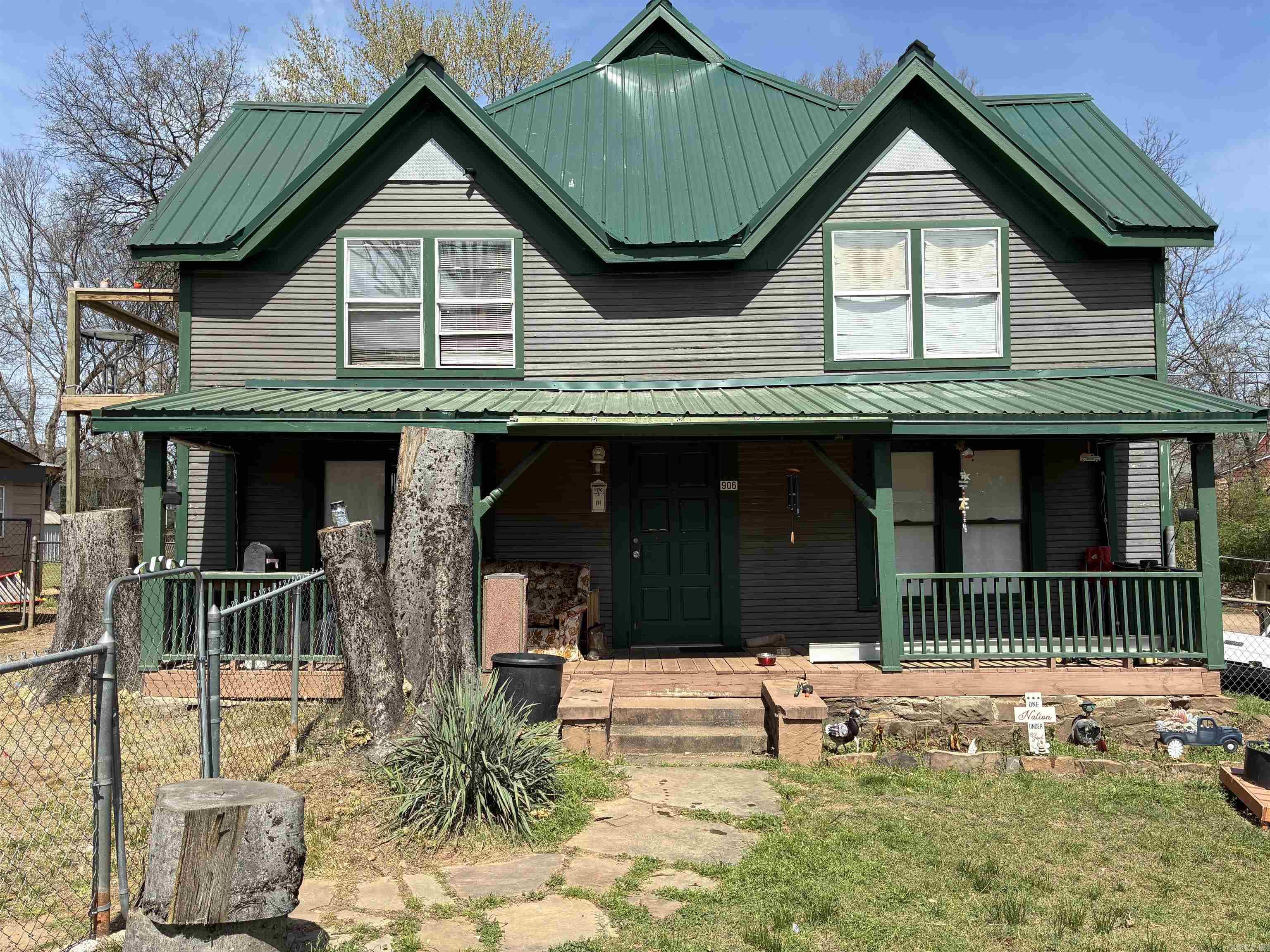 906 W Taylor St  Clarksville, AR